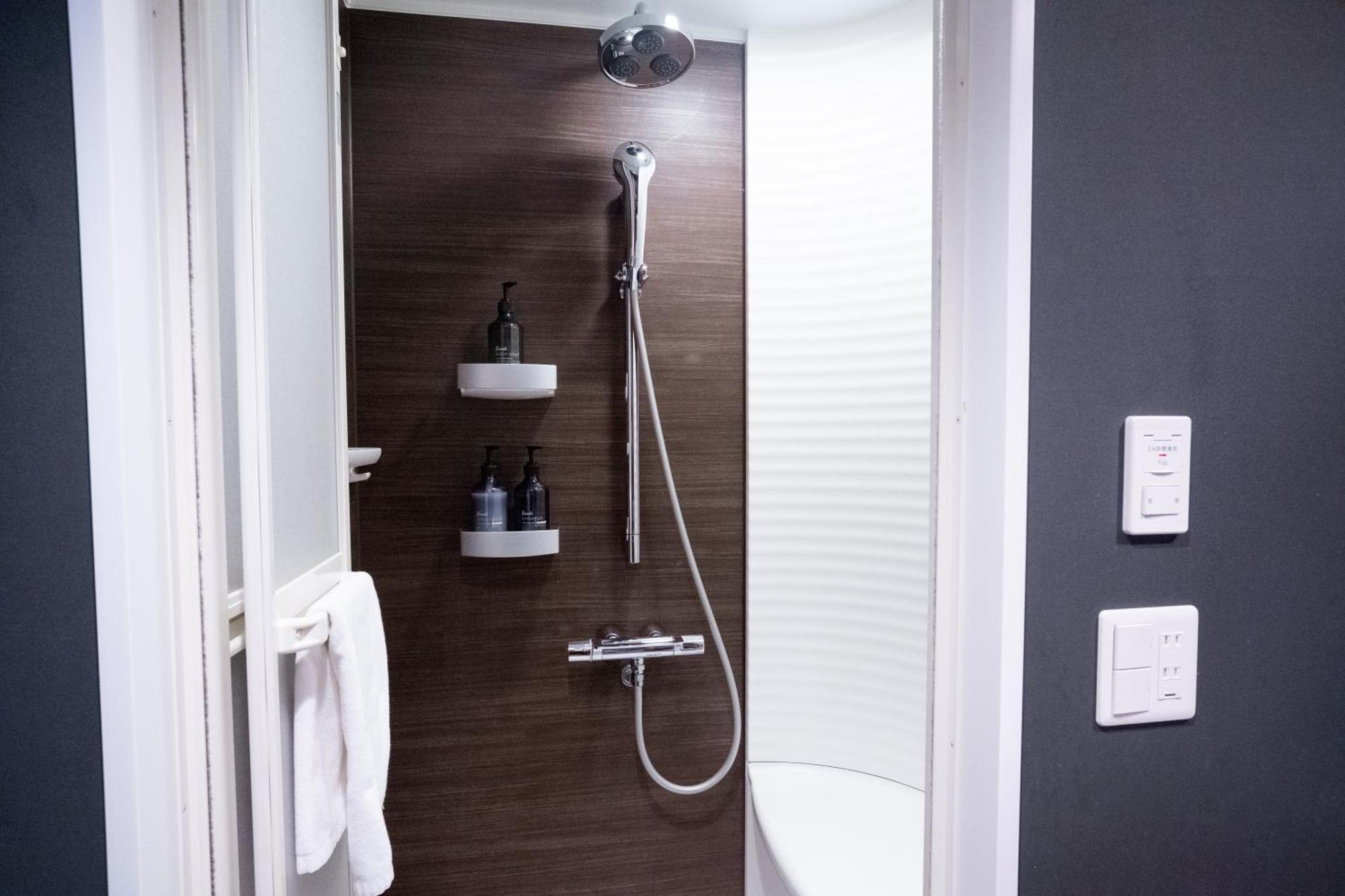Wayfarer Shinsaibashi Hotel 3*