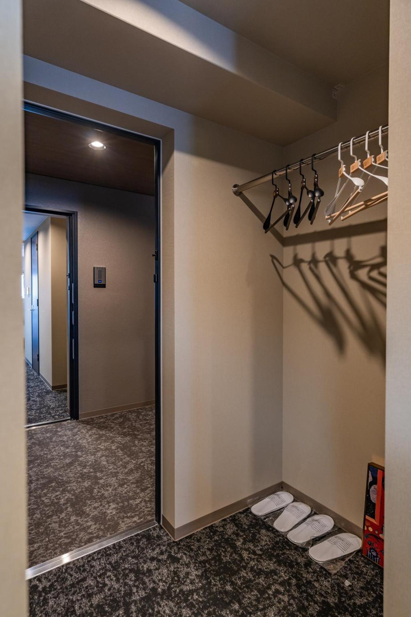 11 Tsutenkaku Apartment Osaka