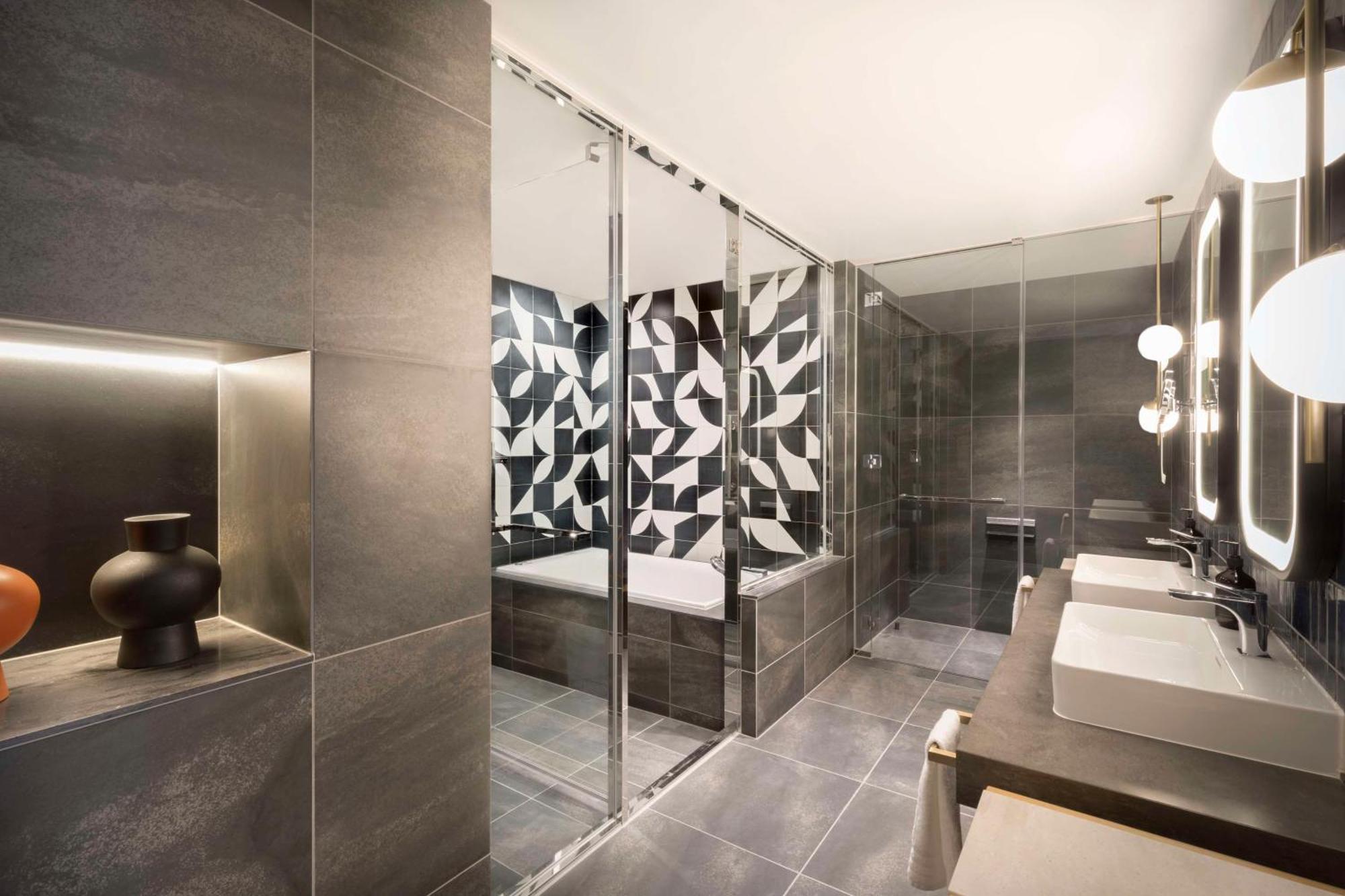 Hotel Canopy By Hilton Umeda 5*