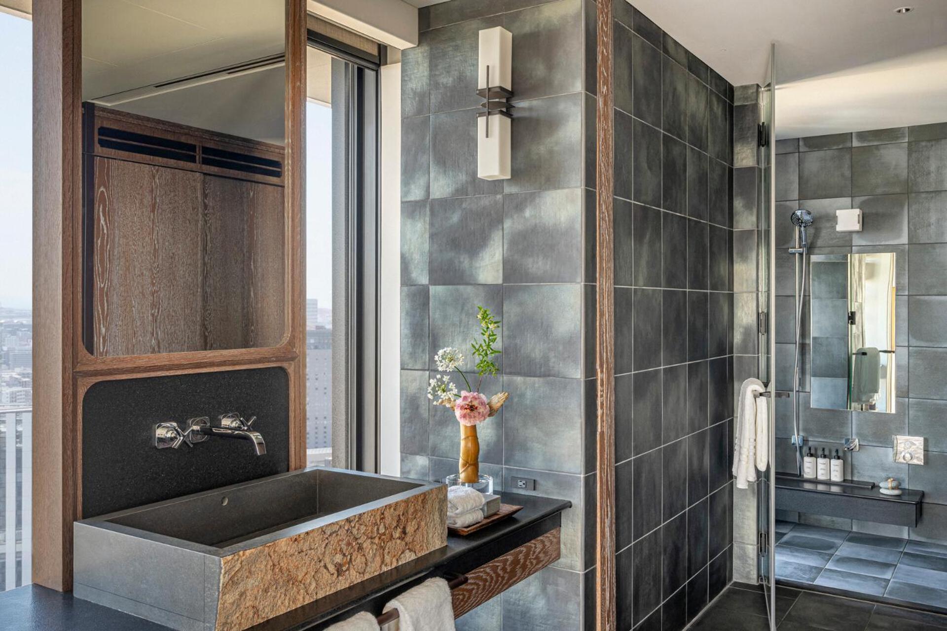 Four Seasons 5*