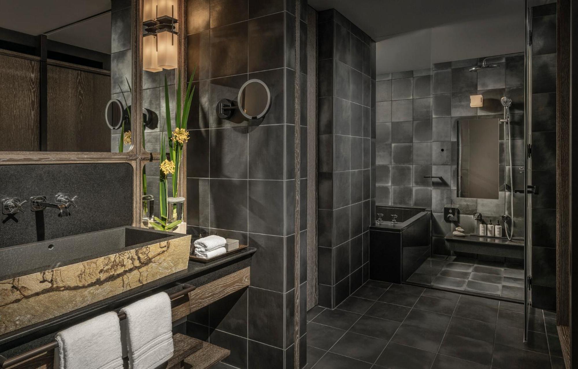 Four Seasons Hotel 5*