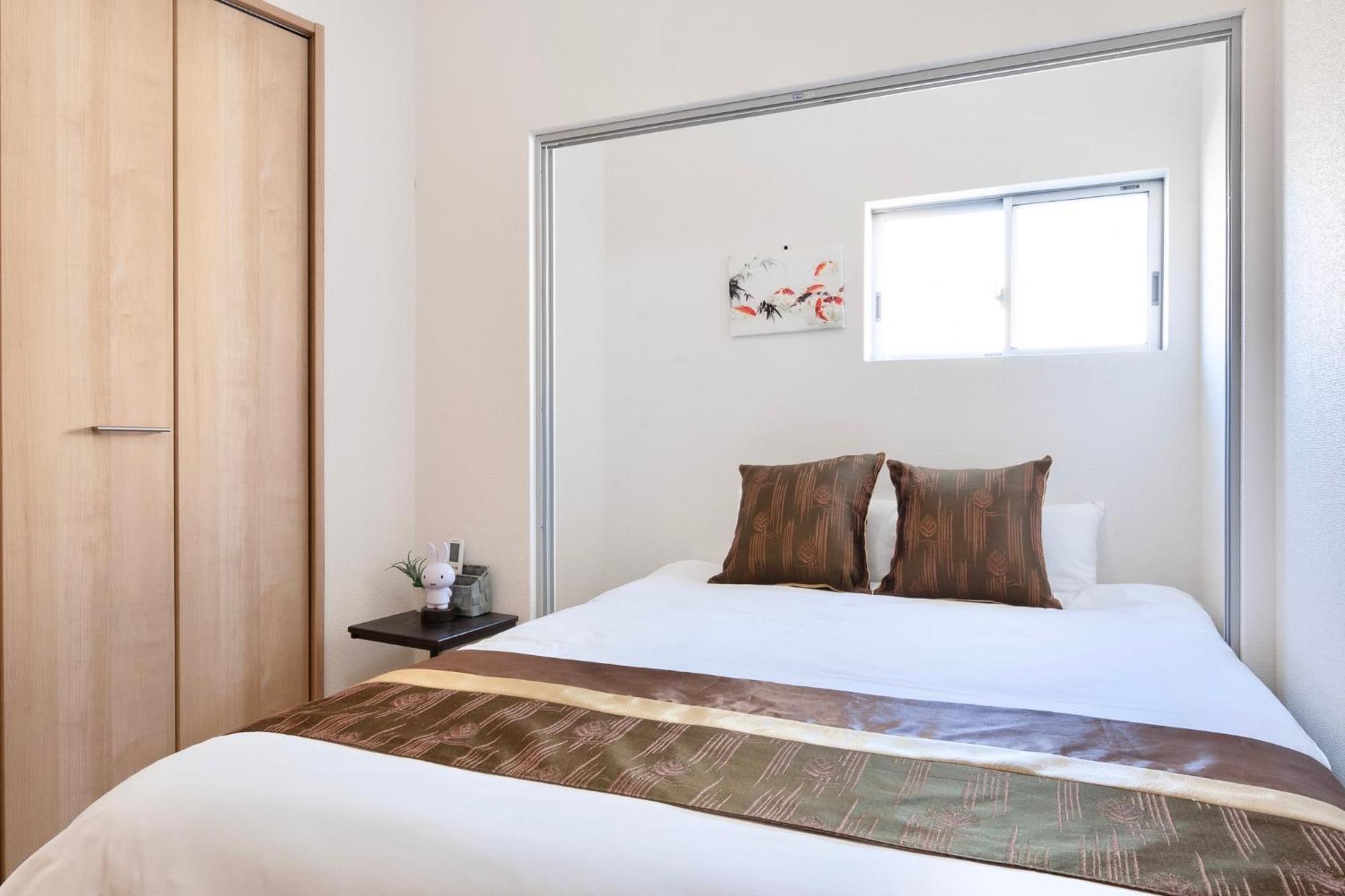 Apartment Tsudoi 集 - 5 Bed Rooms, Max 11, 2 Bath Rooms, 1hr To Kix, 30min To Namba, 2-bldg Connected Private House