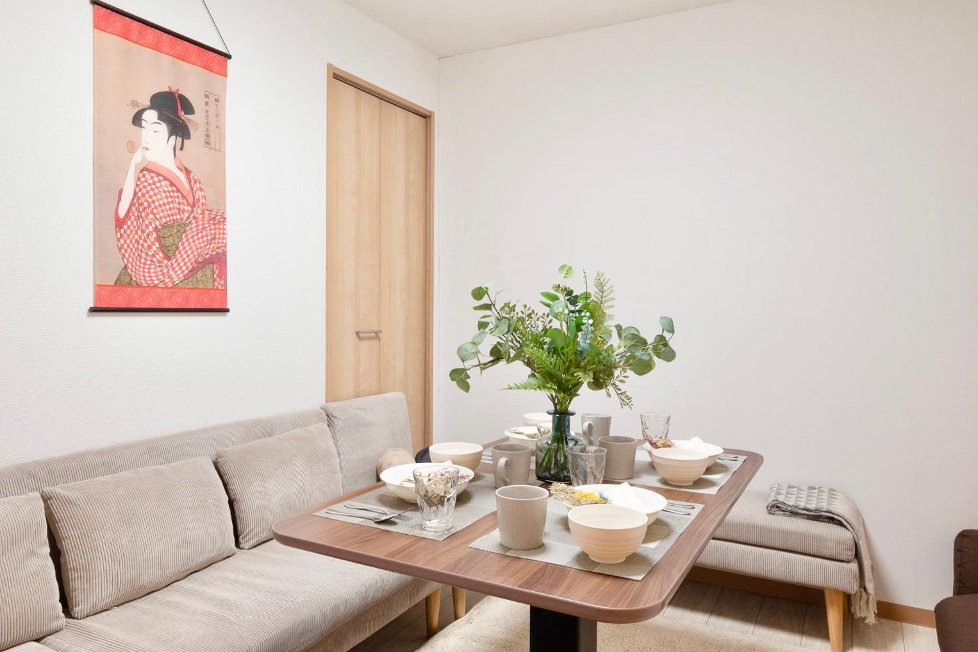 Tsudoi 集 - 5 Bed Rooms, Max 11, 2 Bath Rooms, 1hr To Kix, 30min To Namba, 2-bldg Connected Private House Apartment Osaka