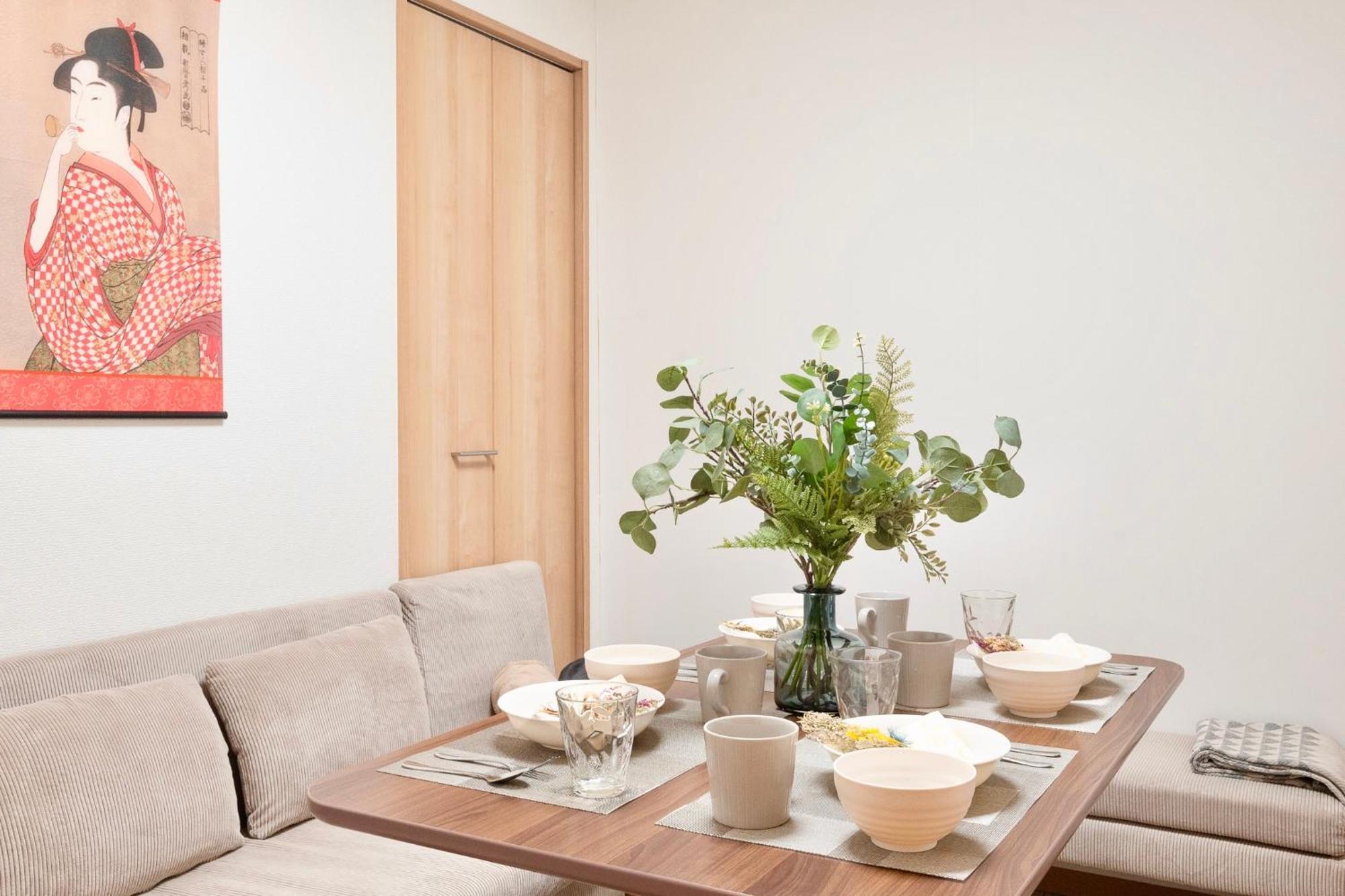 Tsudoi 集 - 5 Bed Rooms, Max 11, 2 Bath Rooms, 1hr To Kix, 30min To Namba, 2-bldg Connected Private House