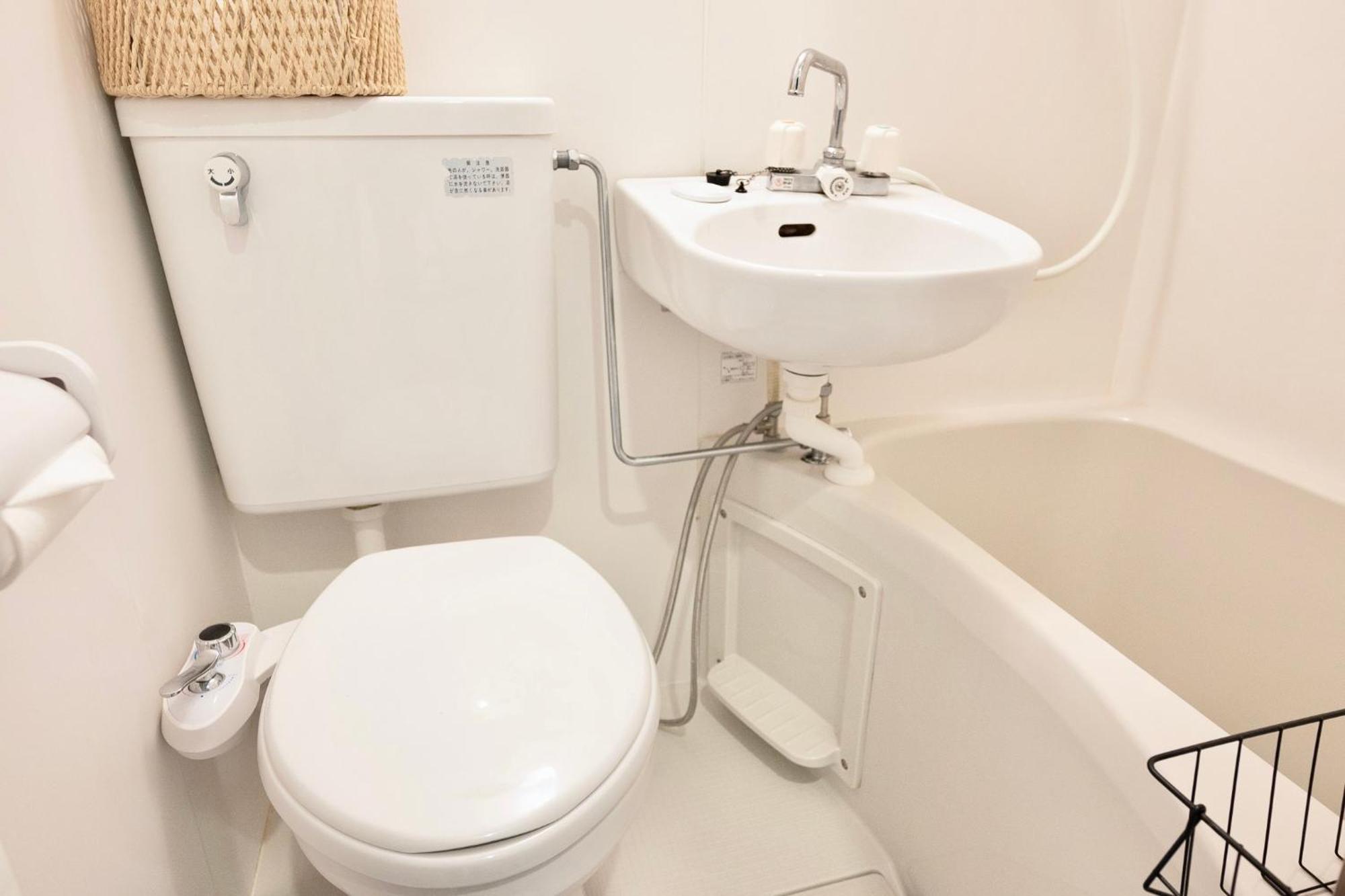 Tsudoi 集 - 5 Bed Rooms, Max 11, 2 Bath Rooms, 1hr To Kix, 30min To Namba, 2-bldg Connected Private House Apartment Osaka