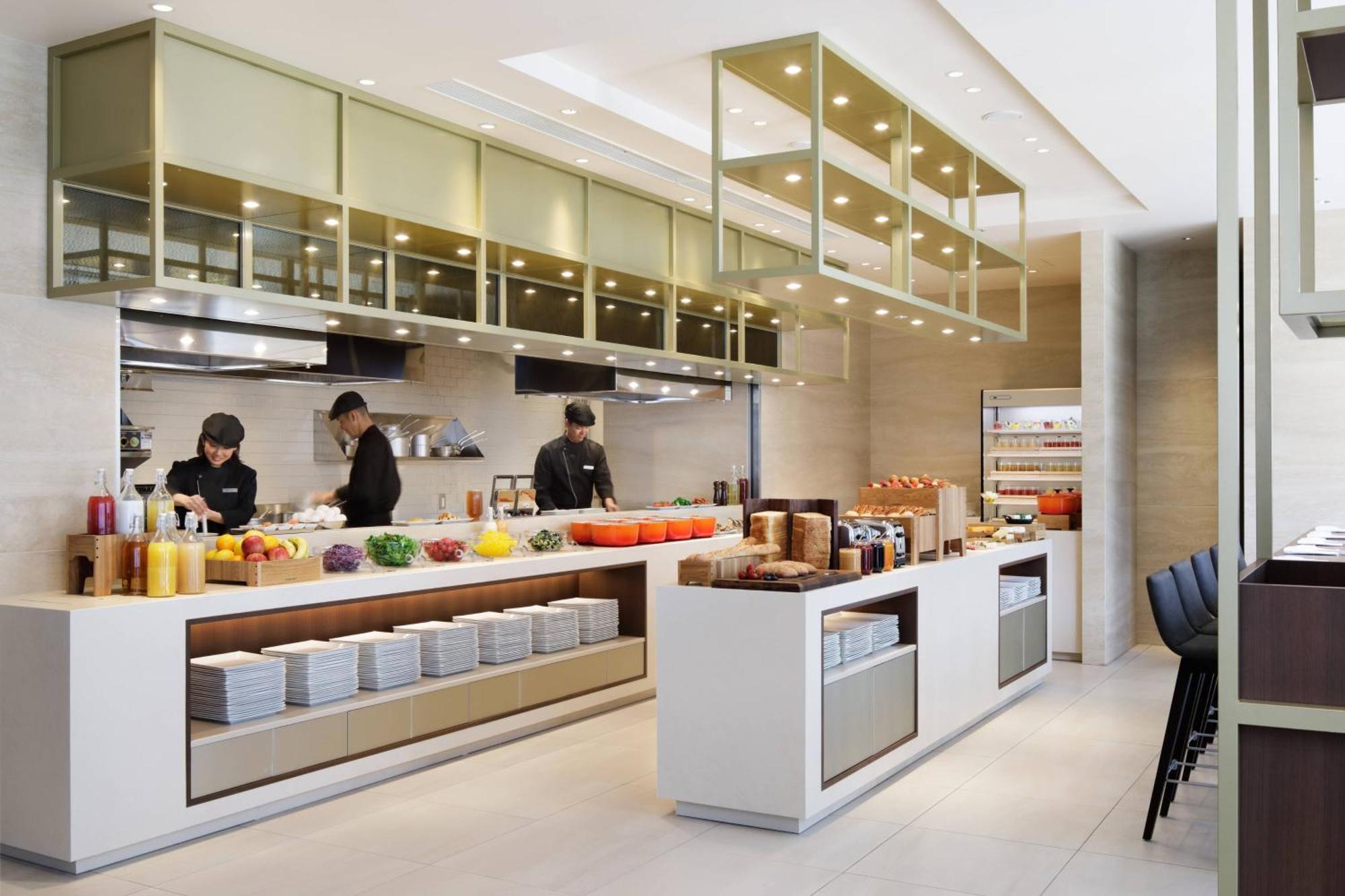 Courtyard By Marriott Honmachi Hotel 5*