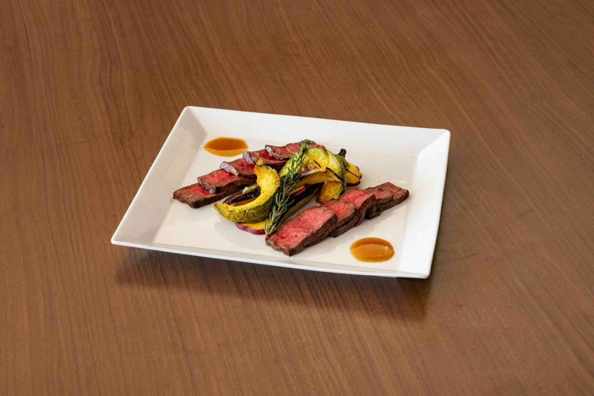 Courtyard By Marriott Honmachi Hotel