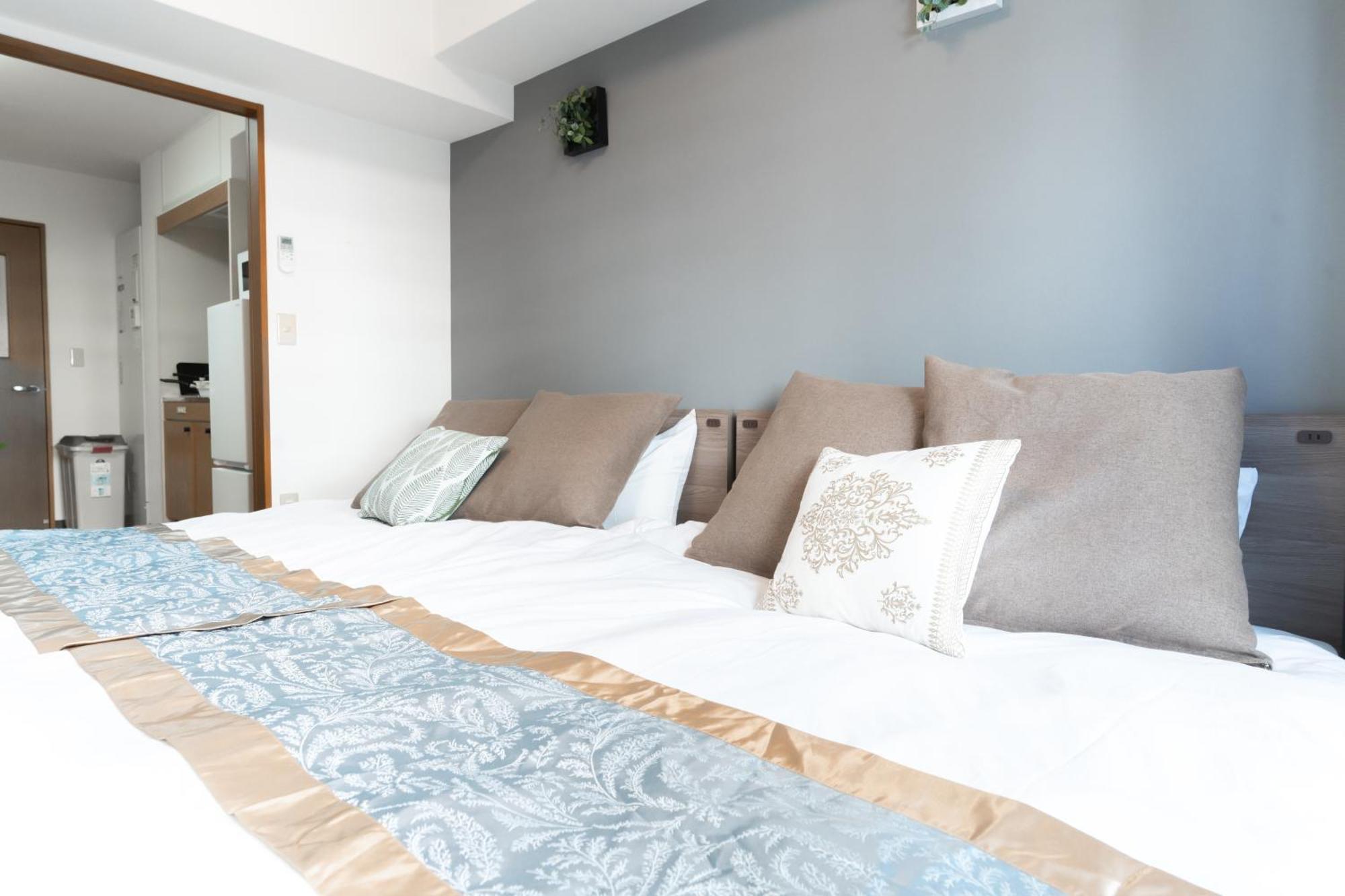 Groundcourt Namba: For Large Groups Apartment