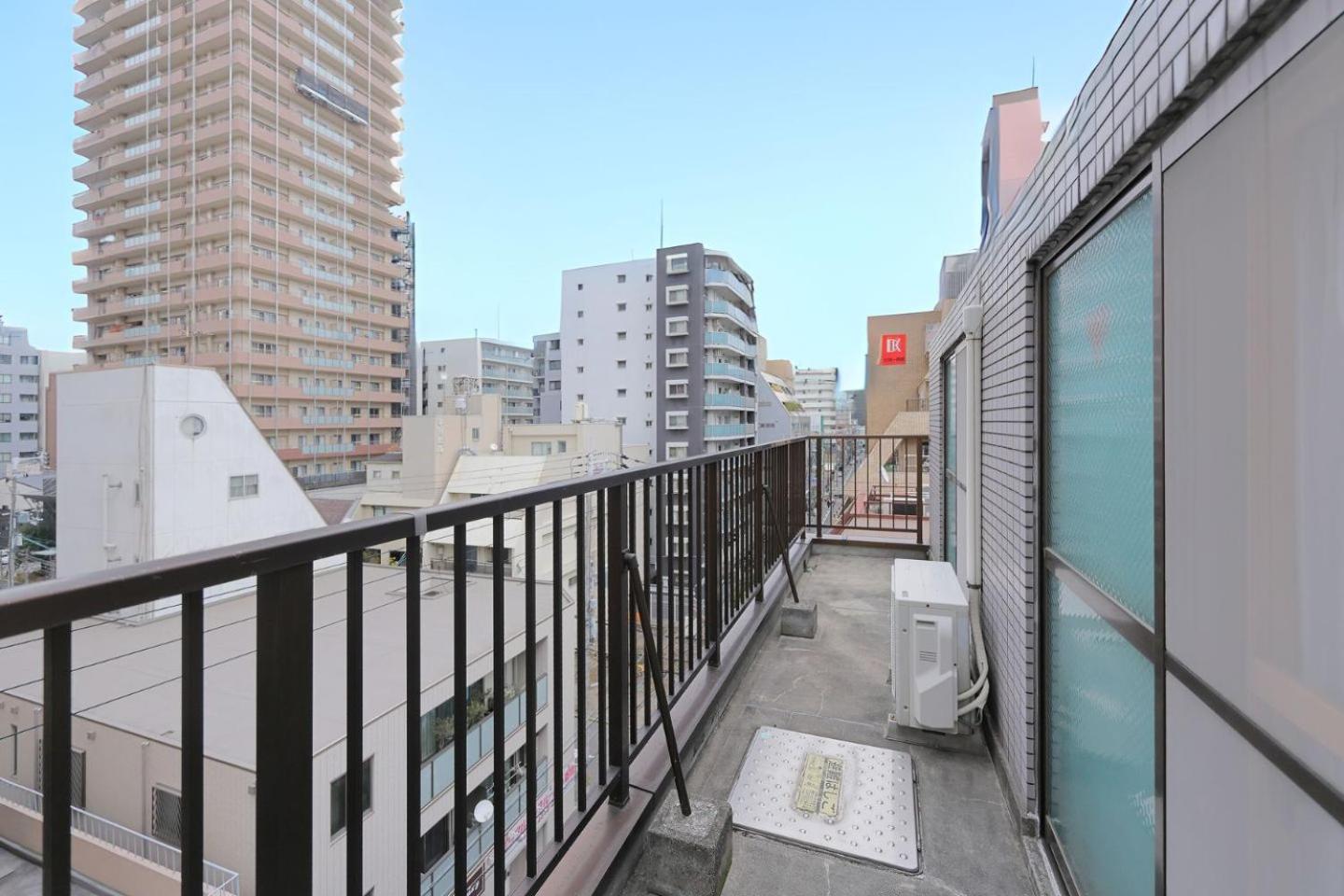 【道頓堀・心斎橋8分、京都奈良の周遊も便利】駅まで30秒｜買物グルメ｜35㎡｜長期｜グループ｜家族 Apartment Osaka
