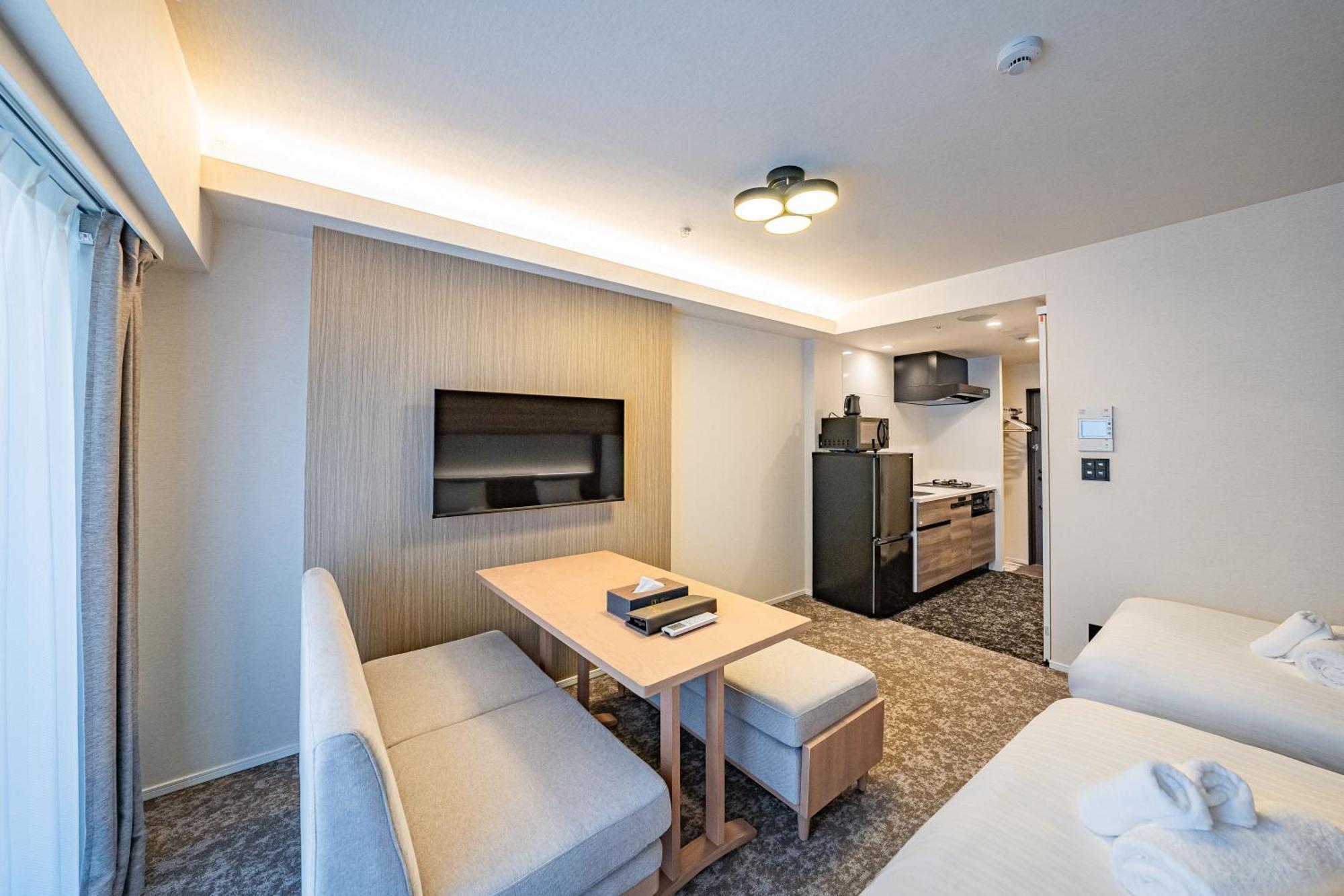 11 Shinsekai Apartment *