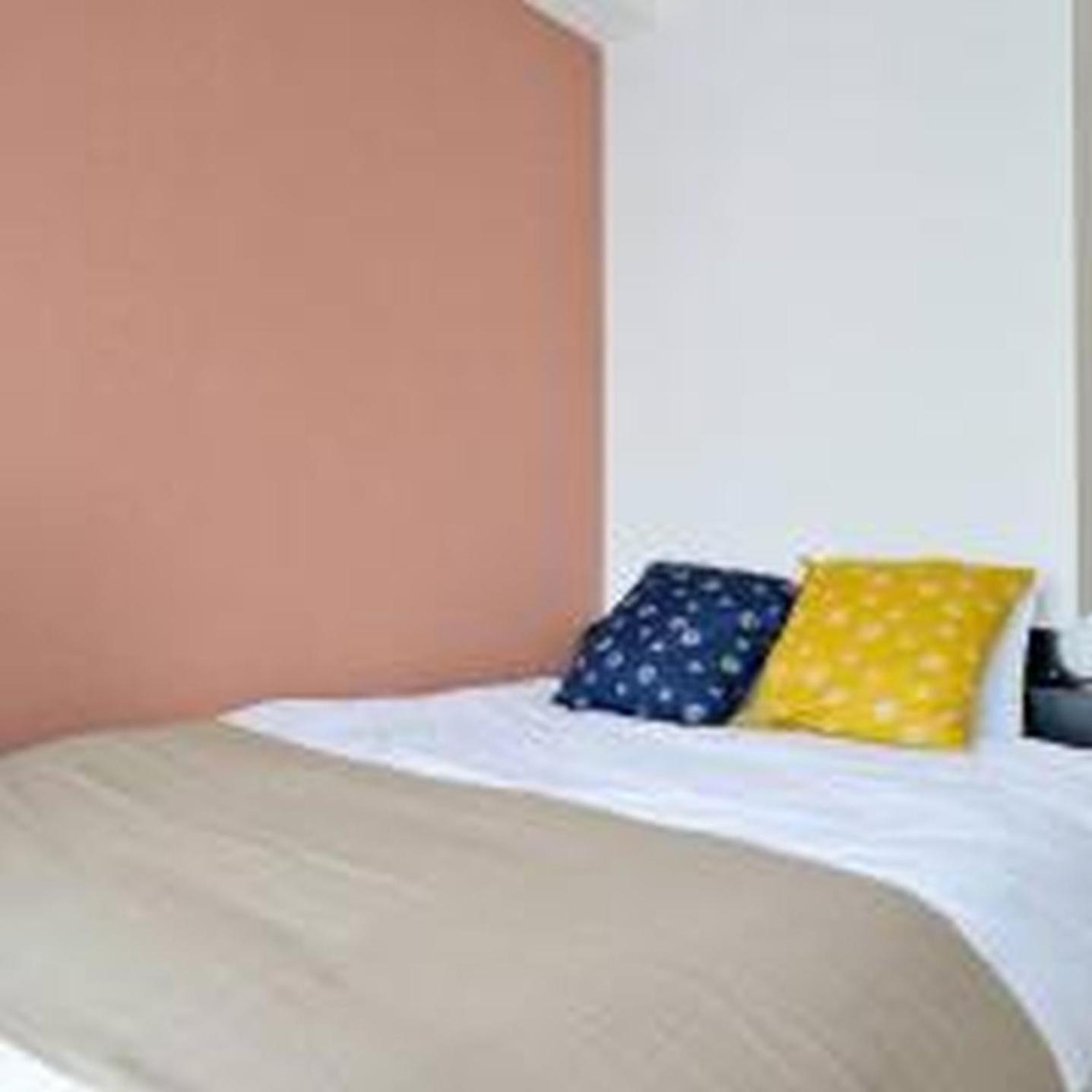 コンフィデンスロン905 Apartment