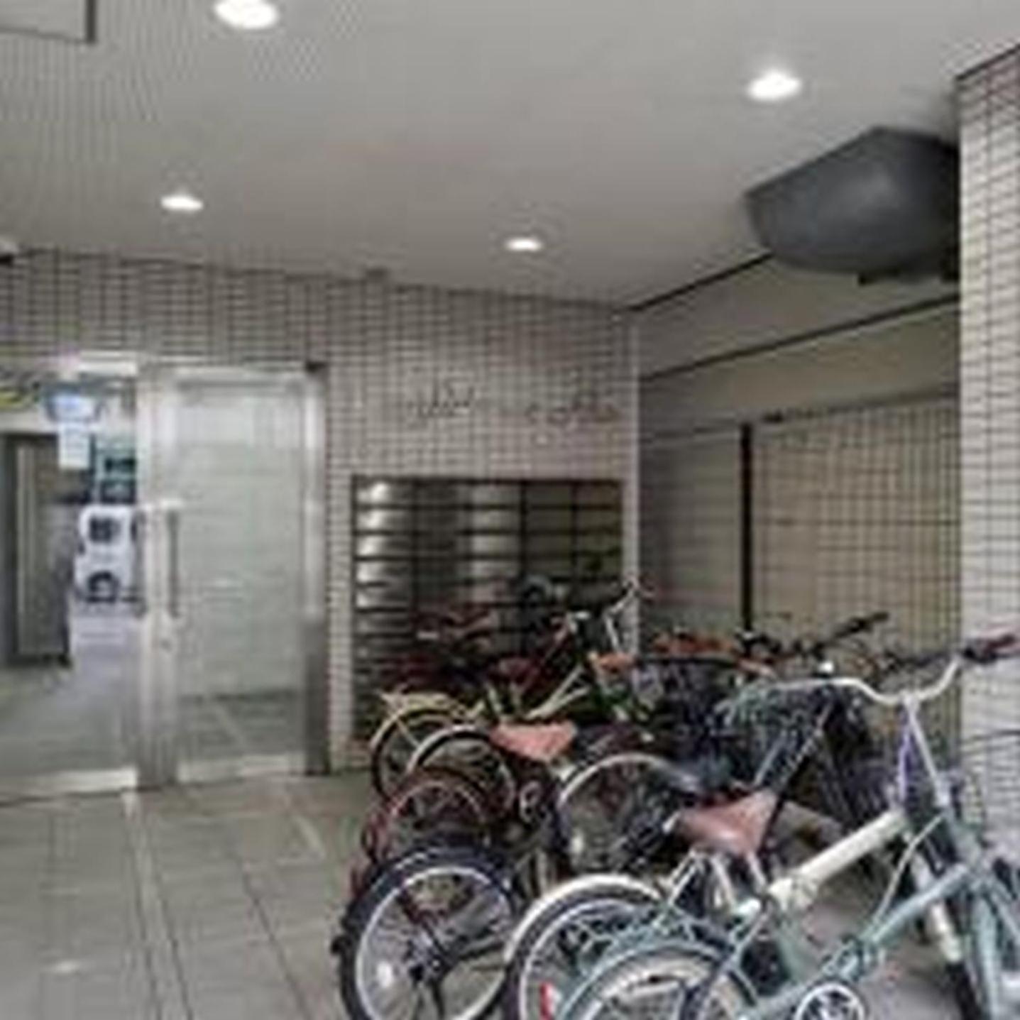 Apartment コンフィデンスロン905