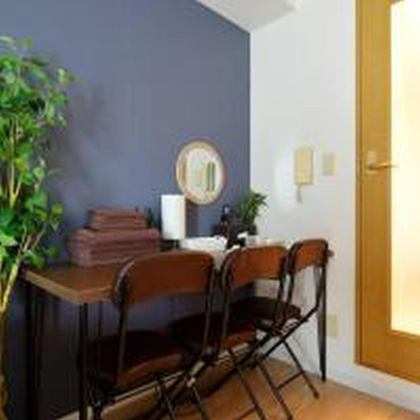コンフィデンスロン804 Apartment