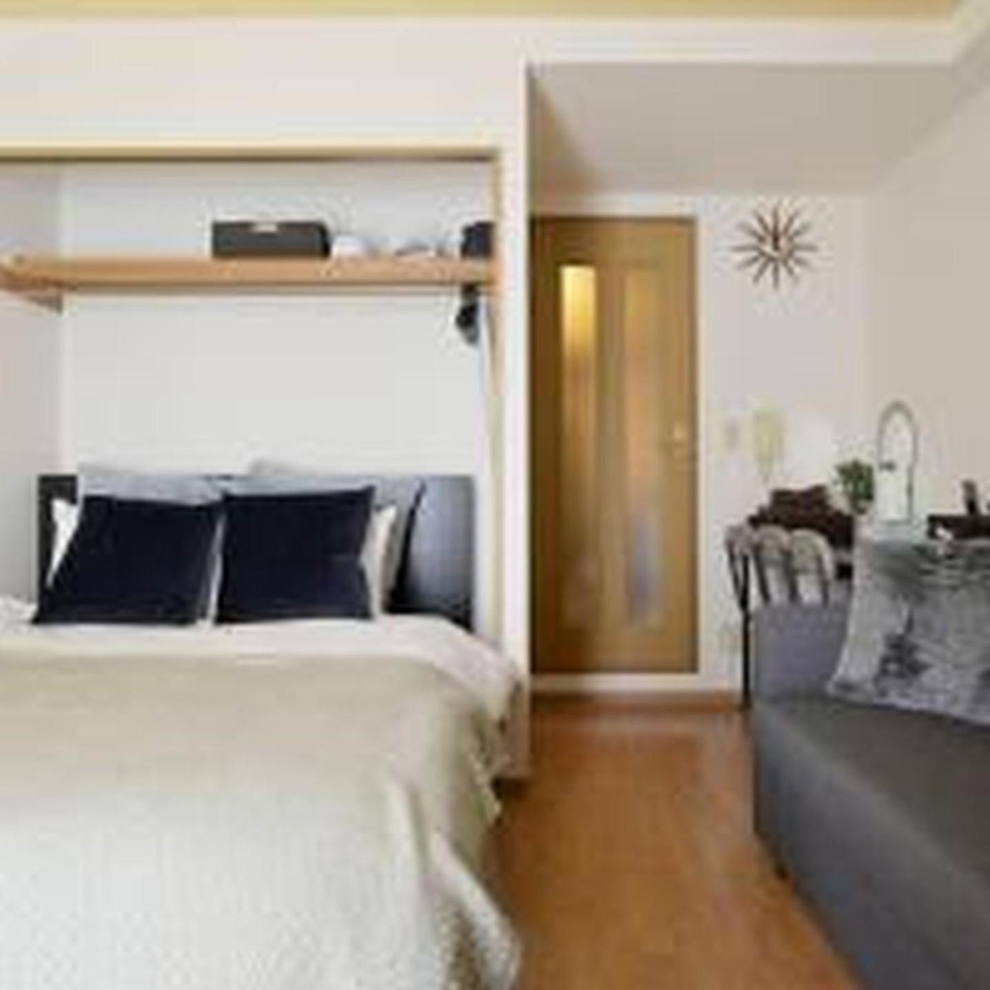 コンフィデンスロン702 Apartment