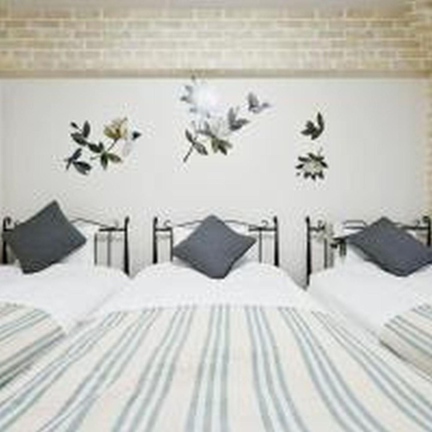 Apartment ラセーヌ心斎橋702 *