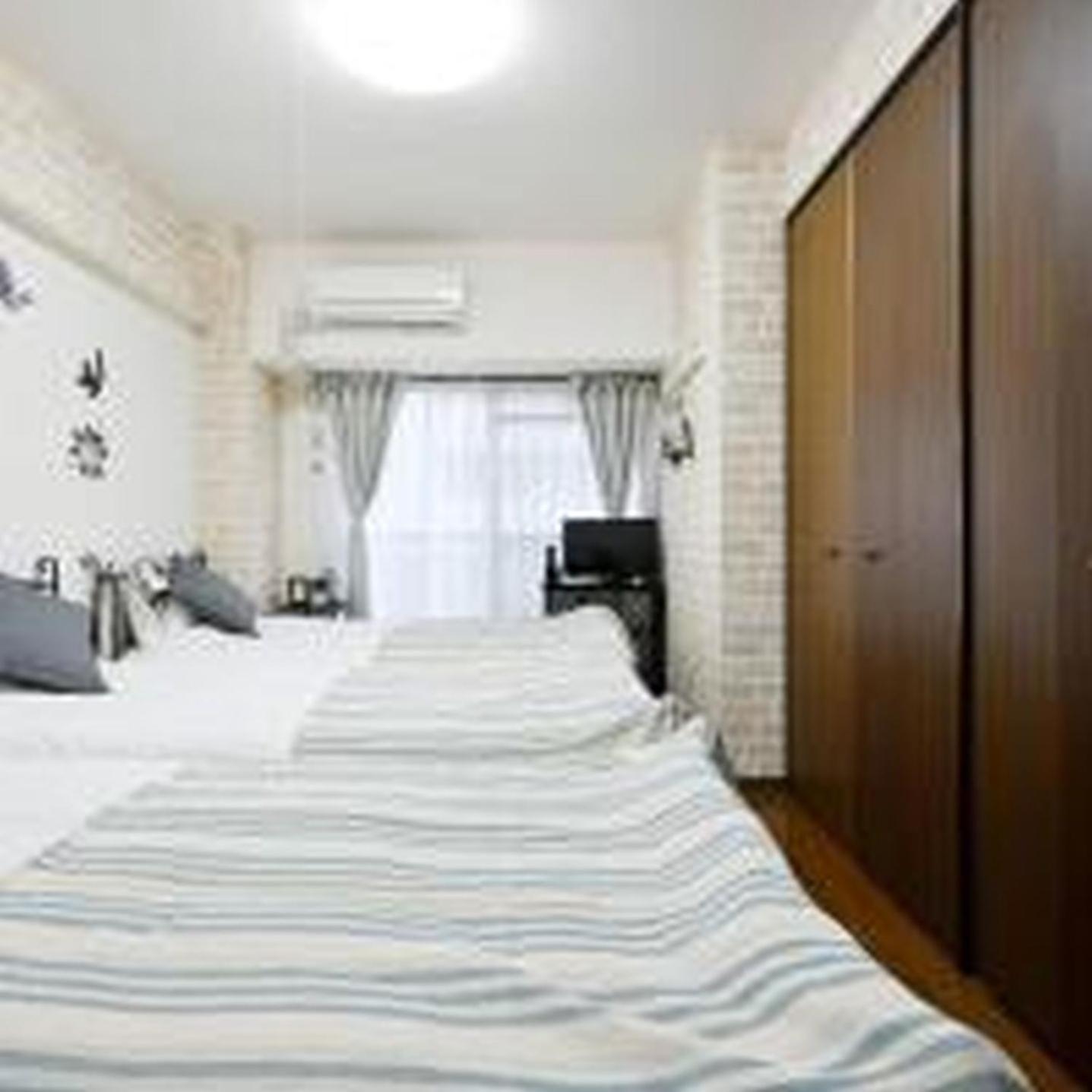 Apartment ラセーヌ心斎橋702 *