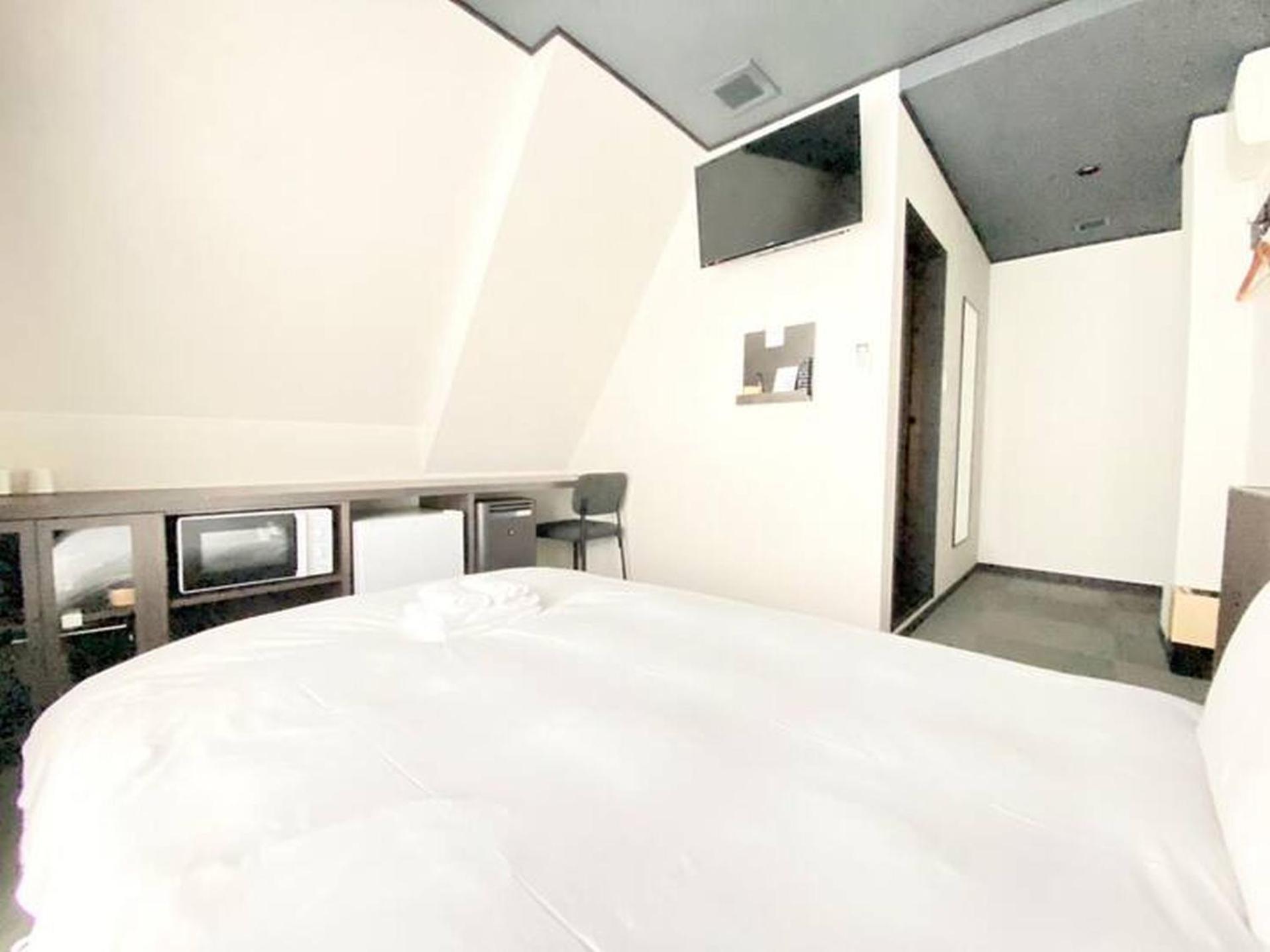 Apartment 癒し黒門本館401 *