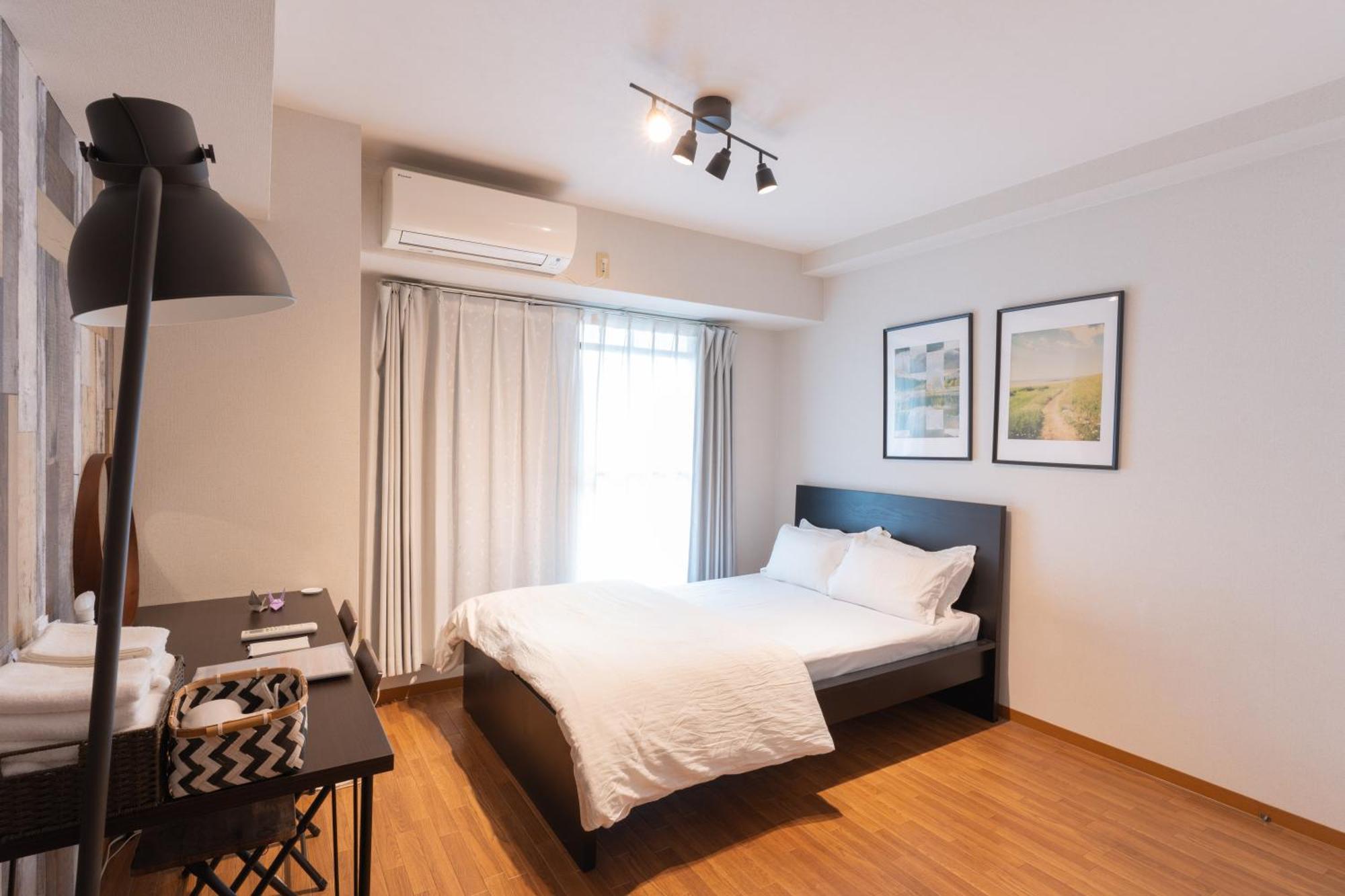 Apartment コンフィデンスロン305 *