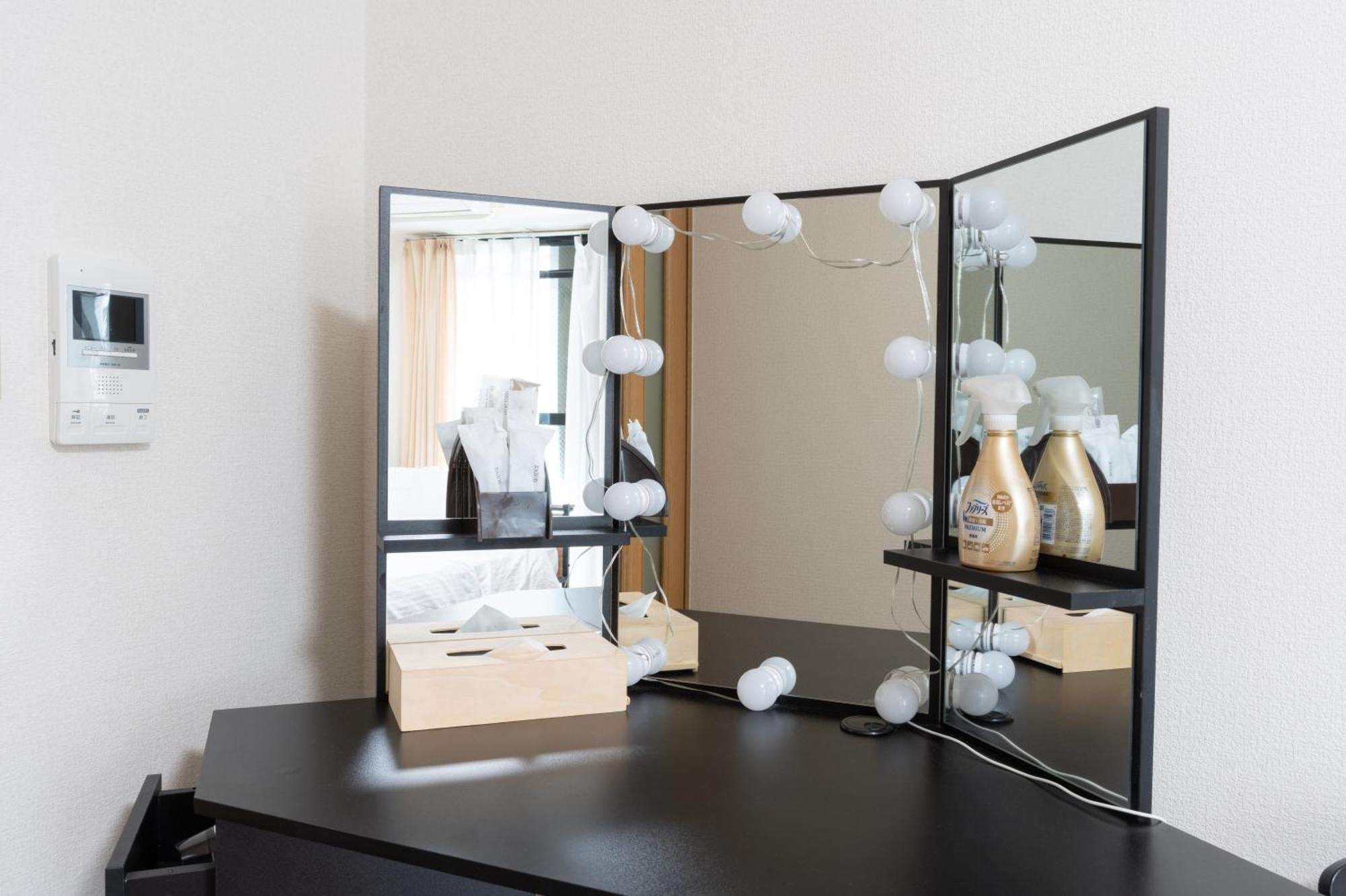 コンフィデンスロン302 Apartment