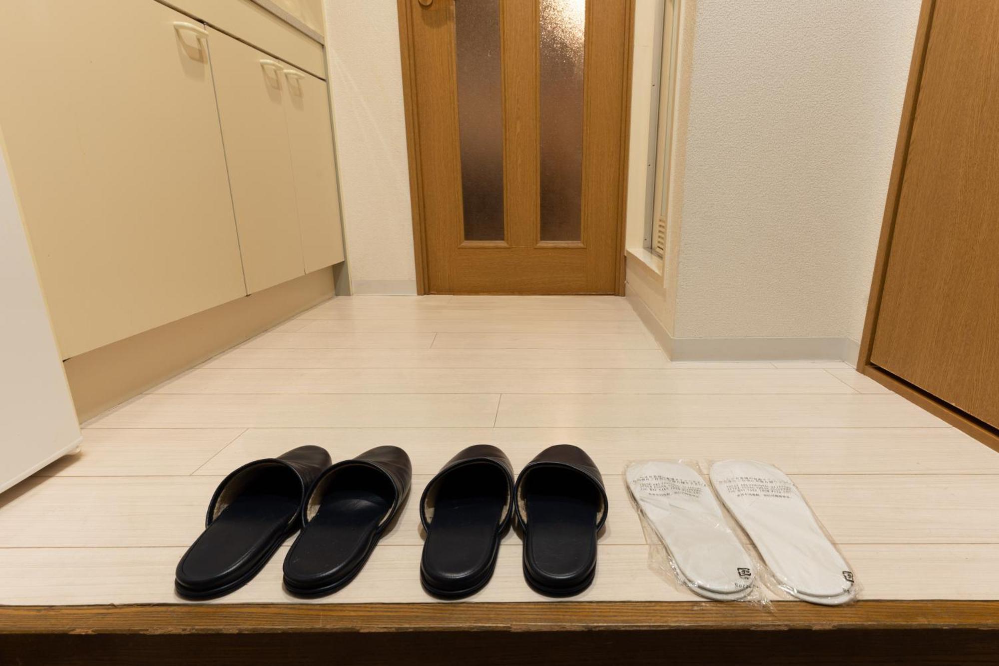 Apartment コンフィデンスロン202