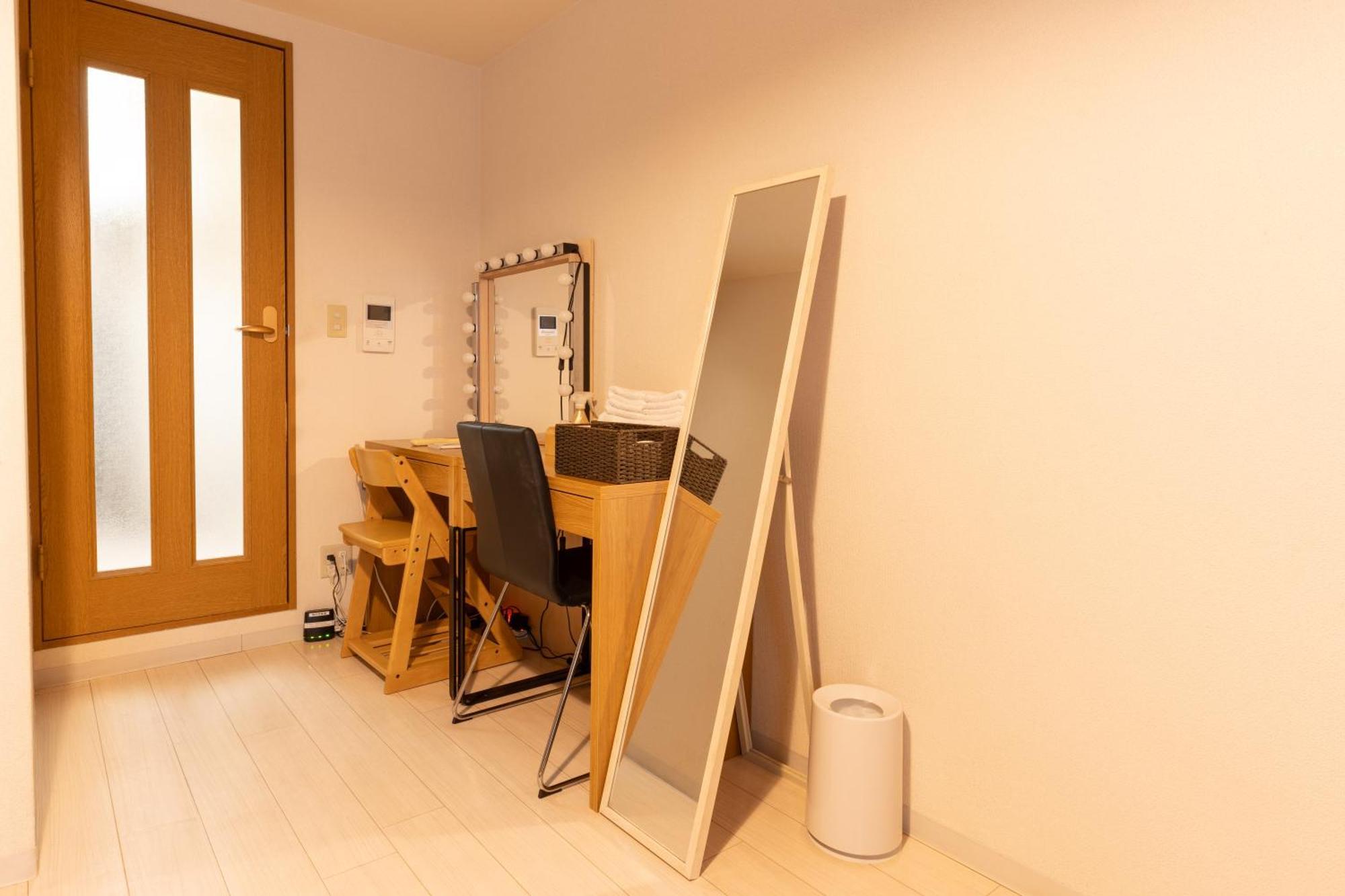 コンフィデンスロン202 Apartment *