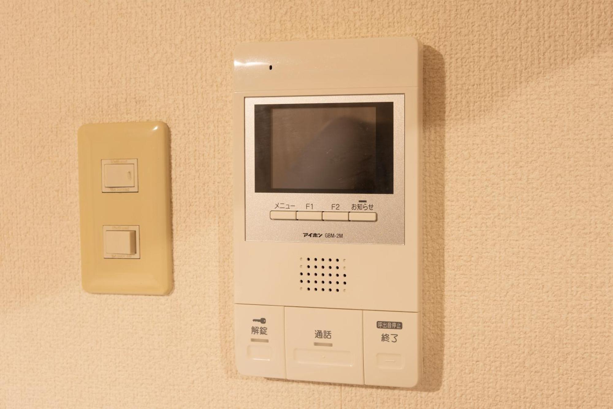 Apartment コンフィデンスロン202 Osaka