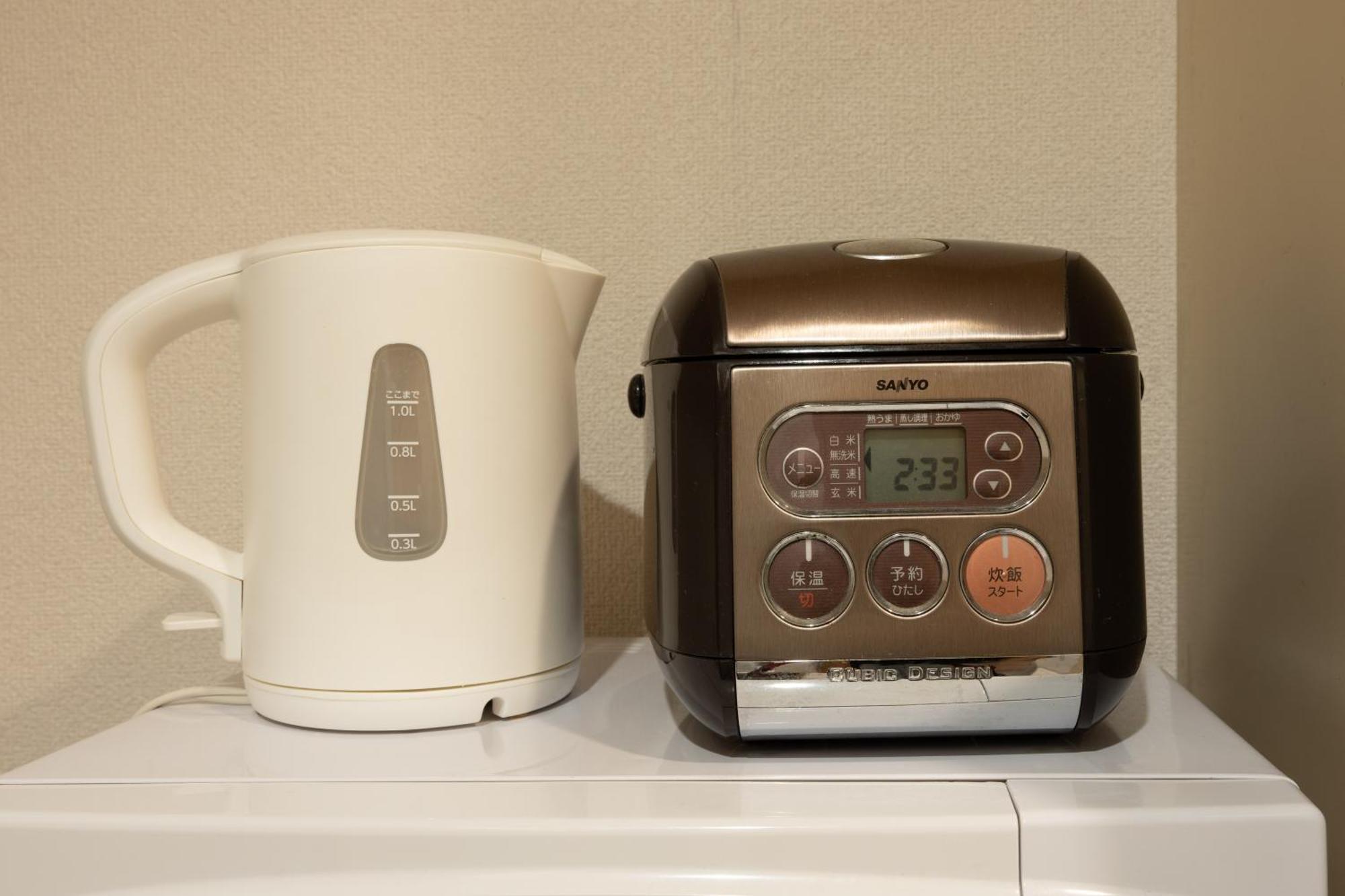 コンフィデンスロン202 Apartment