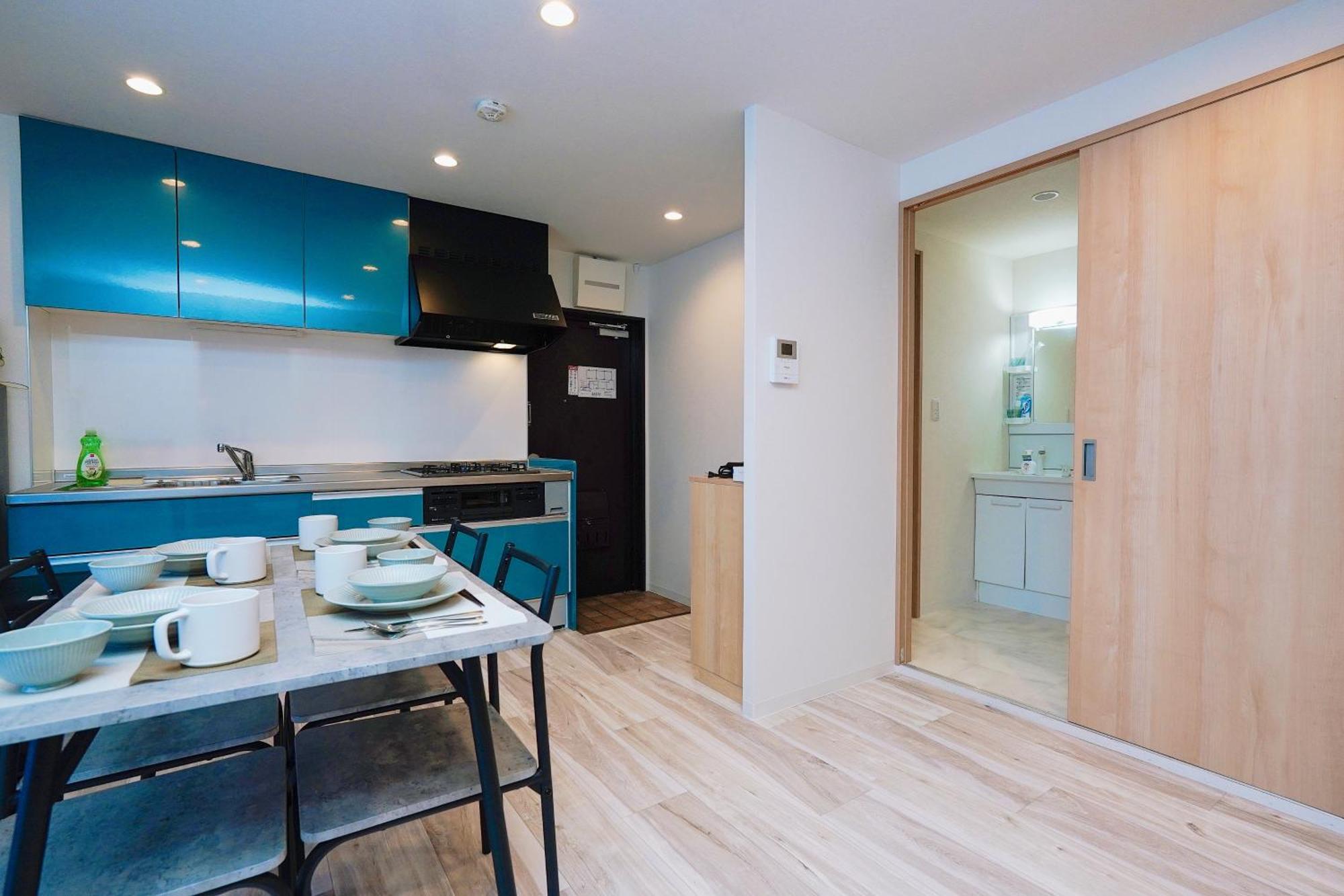 Kuromon Royal Ueno Homestay *