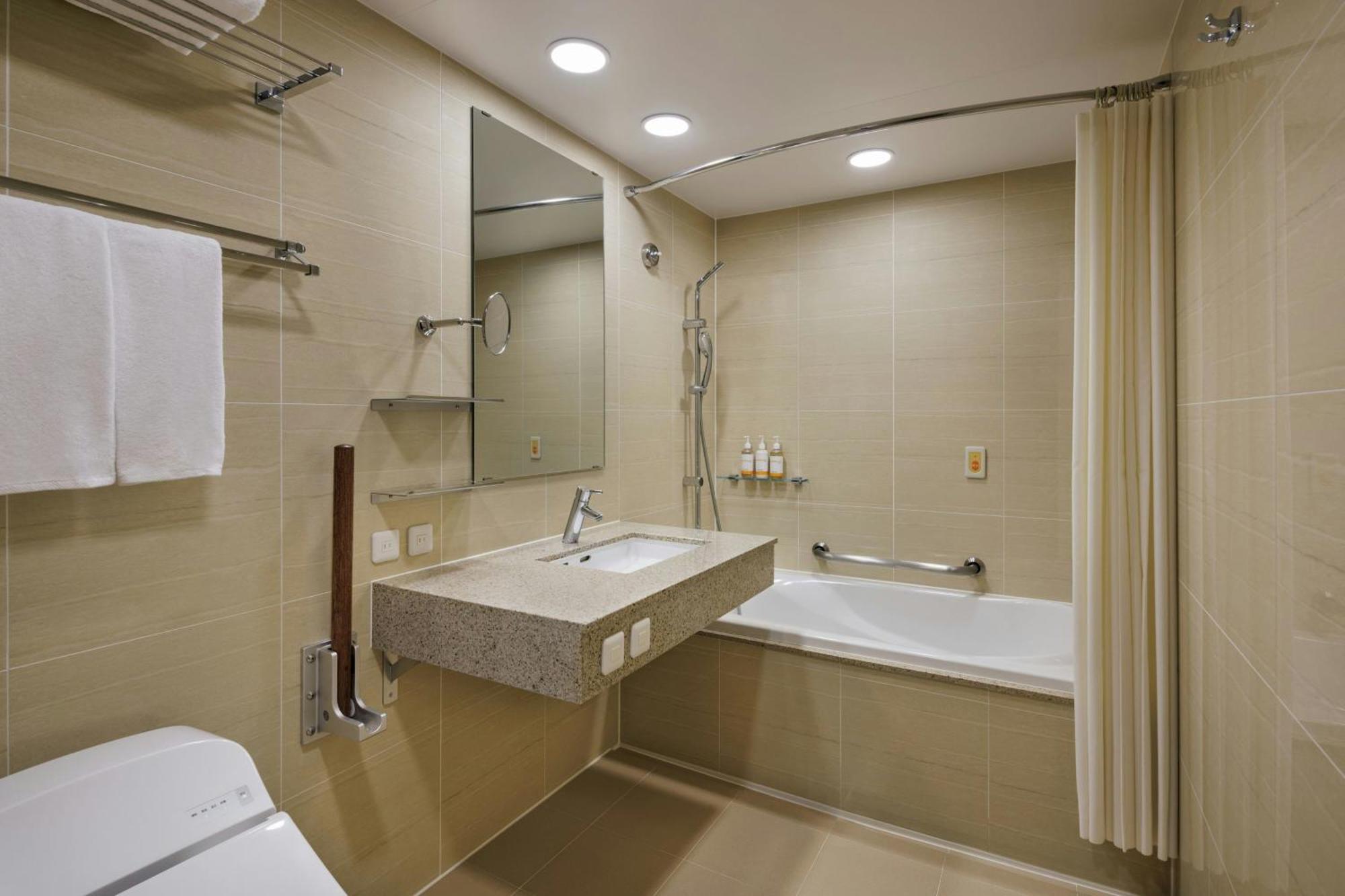 Hotel Four Points Flex By Sheraton Kitahama 3*