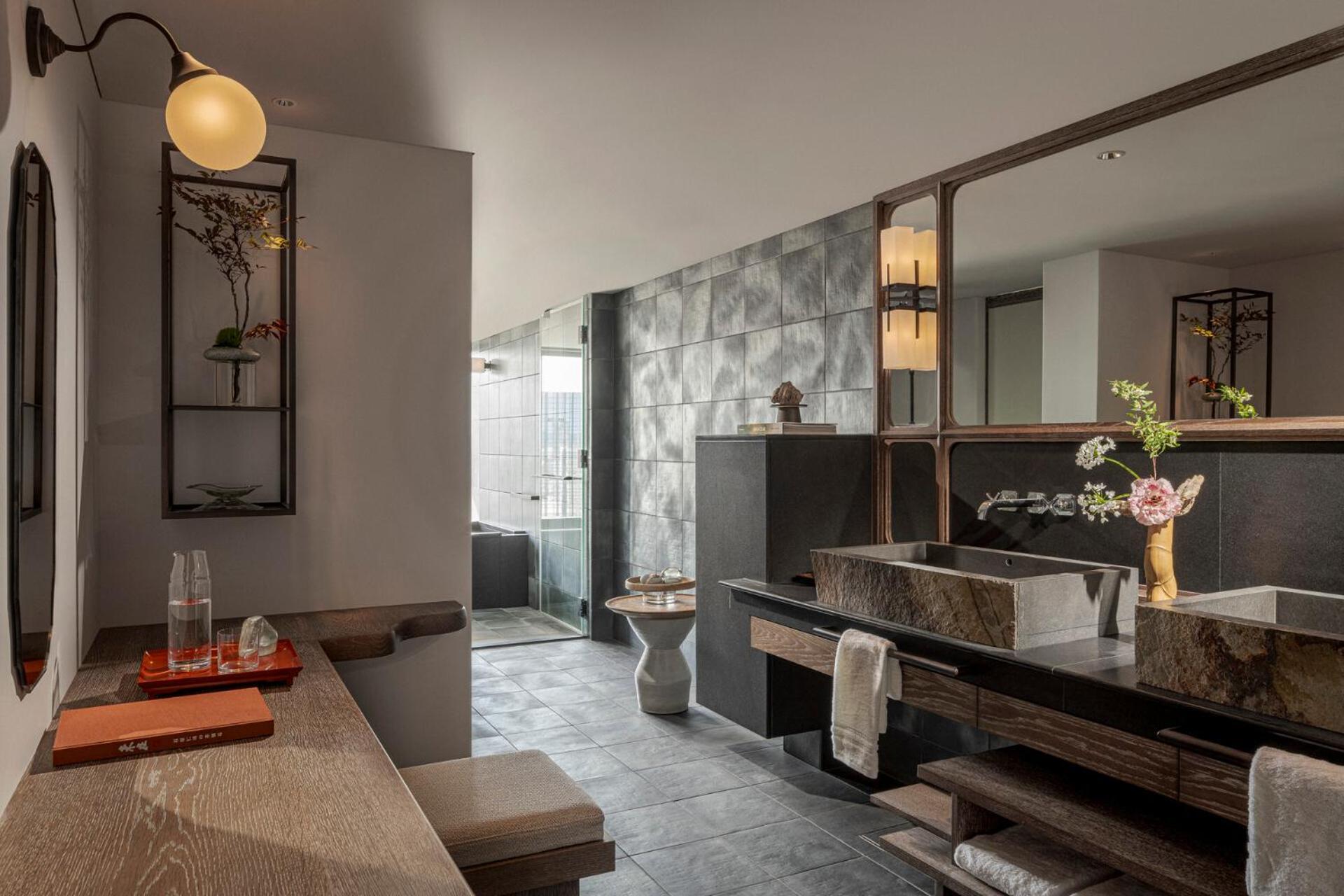 Four Seasons Hotel 5*