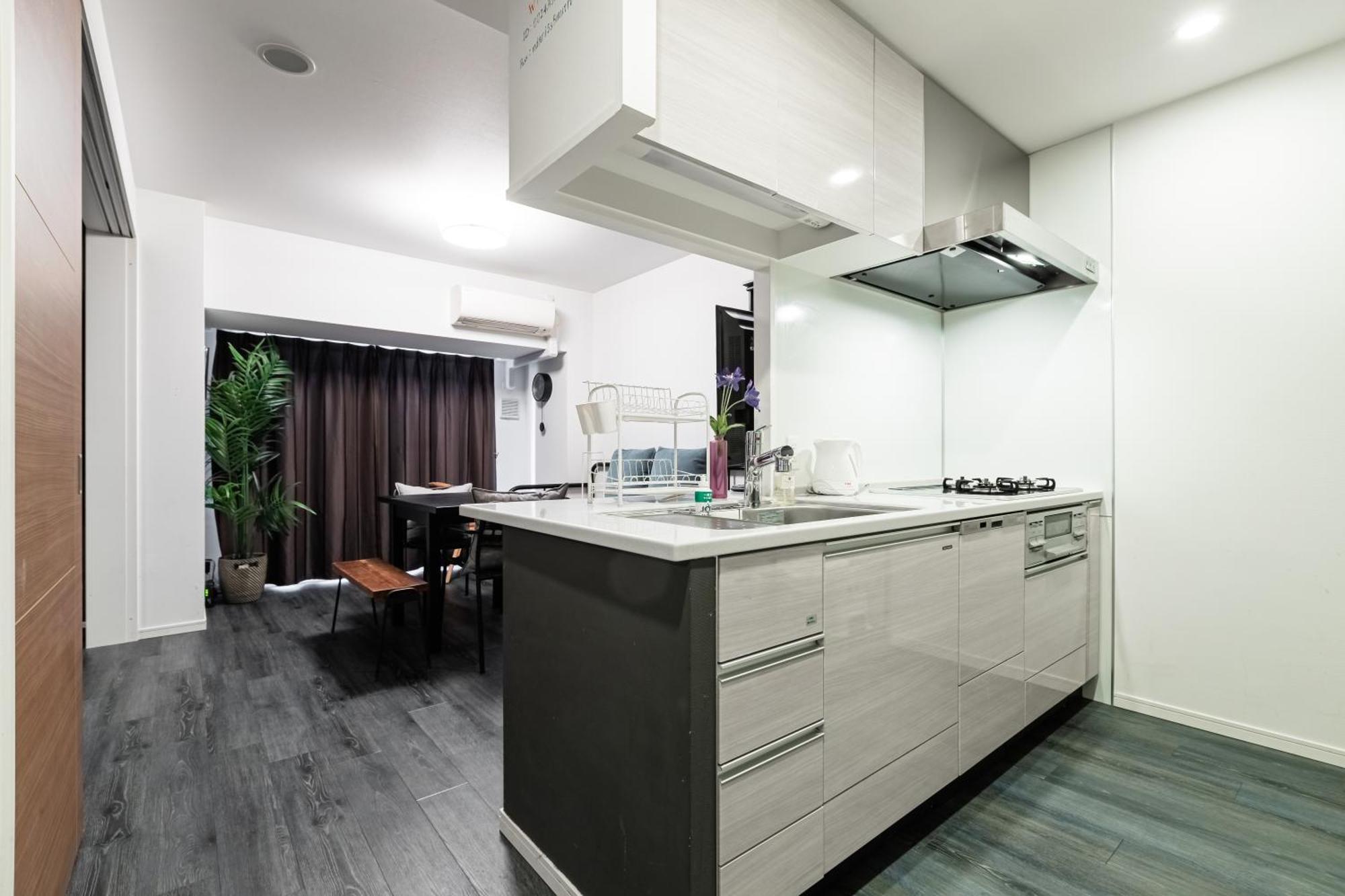 Namba 2 Bedroom Apartment, 1 Min To Nippombashi Apartment