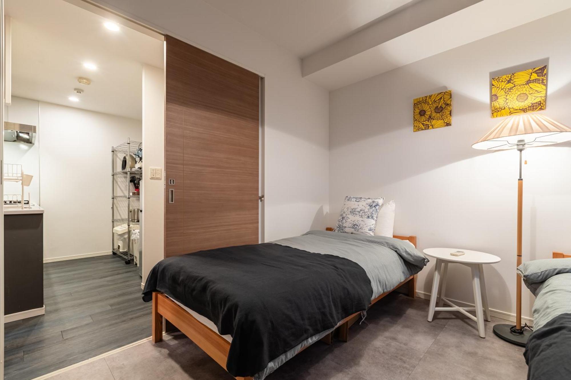 Namba 2 Bedroom Apartment, 1 Min To Nippombashi Apartment