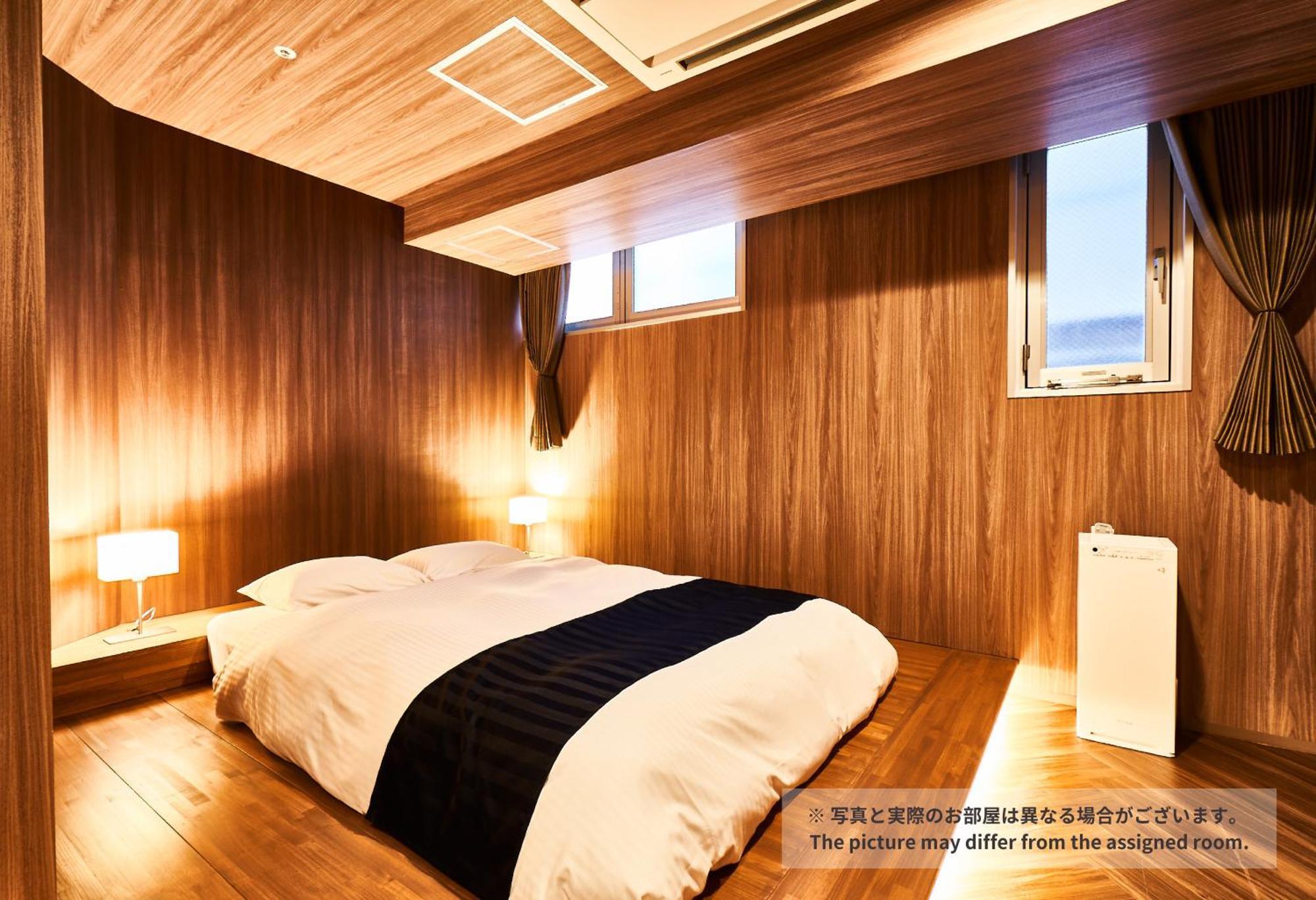 Hostel &and Hommachi East