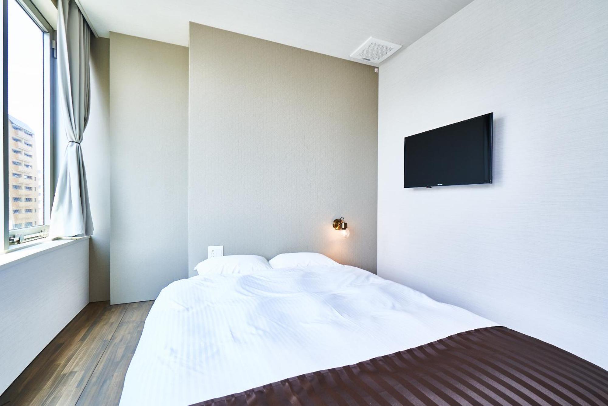 &and Hommachi East Hostel *