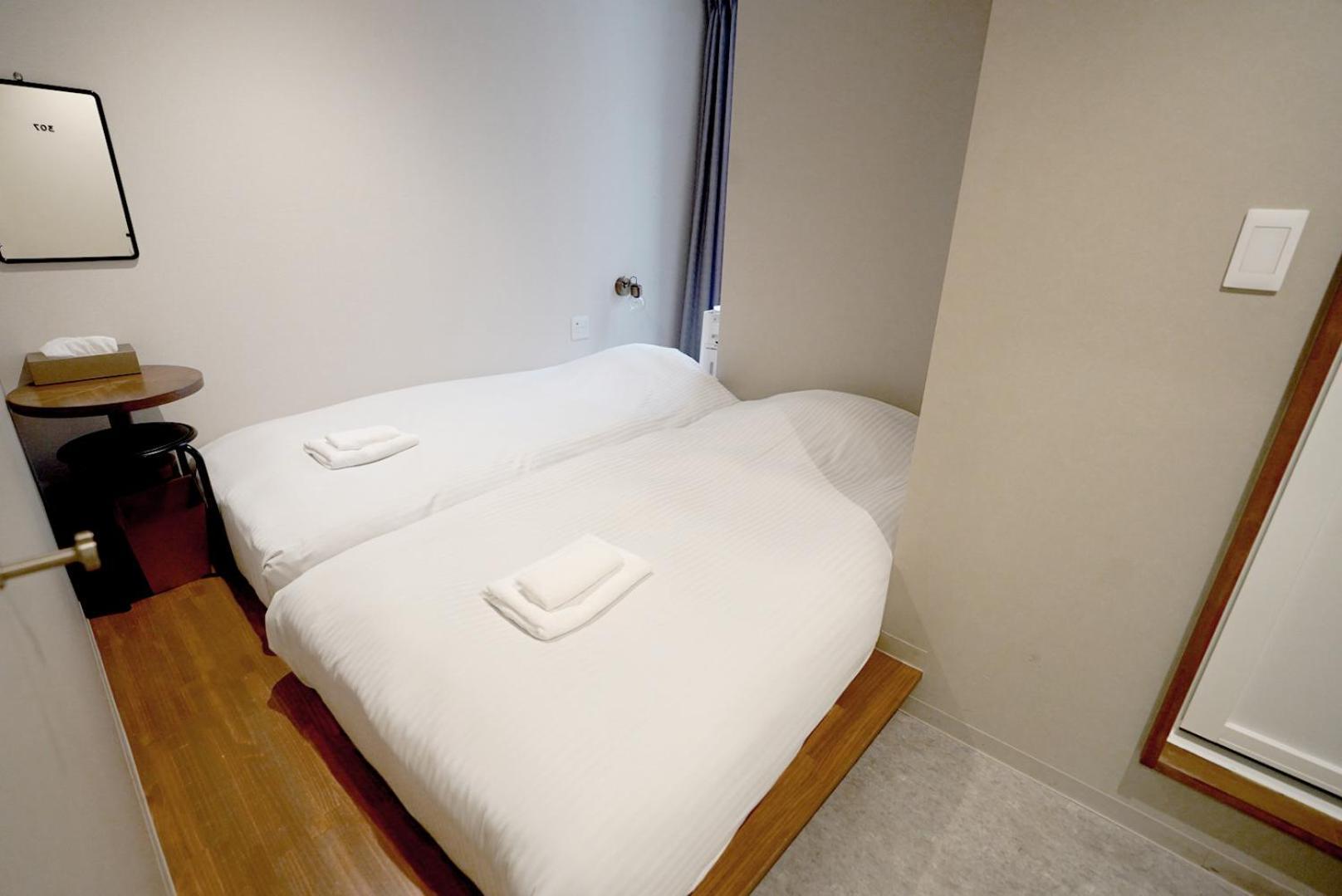 &and Shinsaibashi East Hostel *