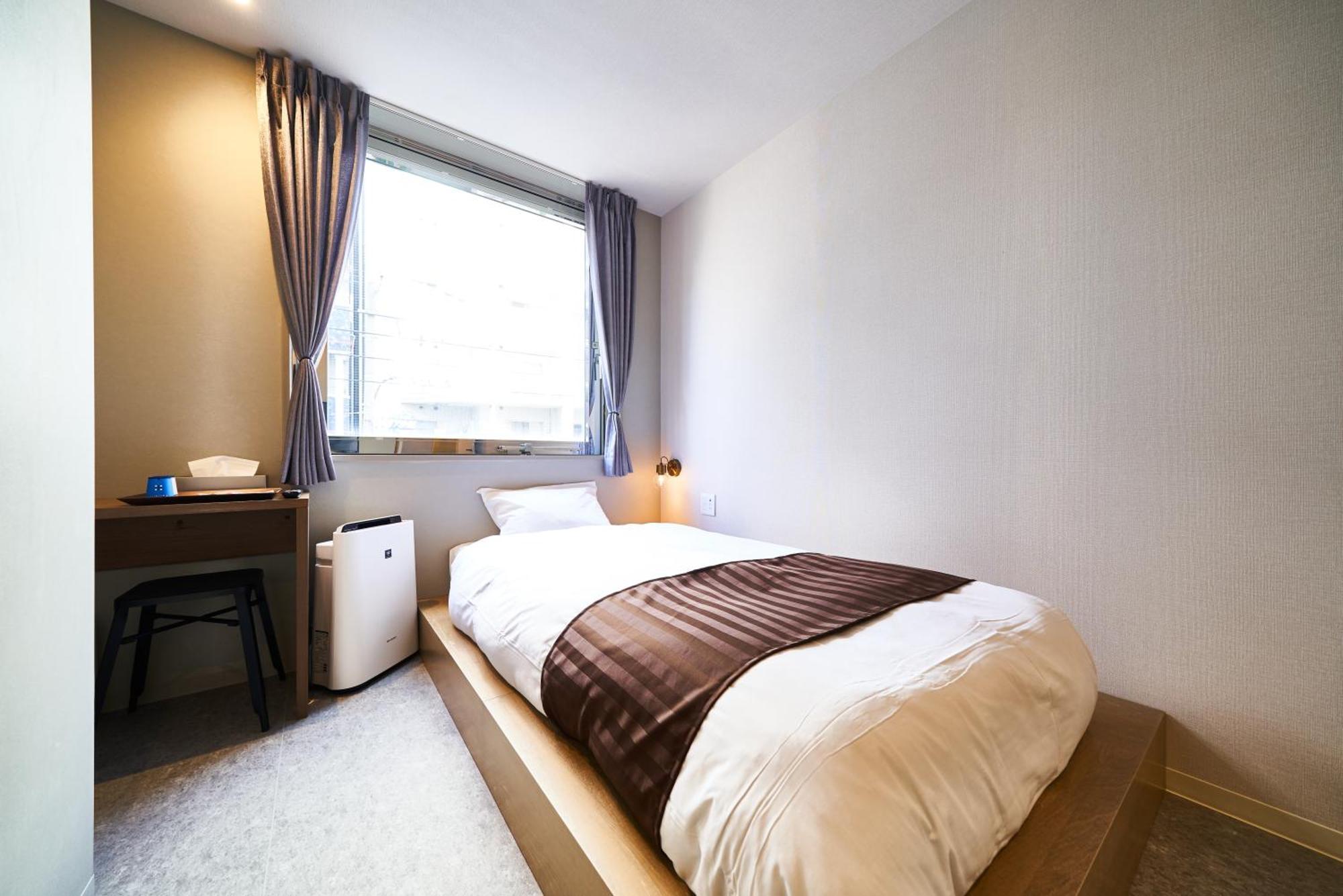 Hostel &and Shinsaibashi East *