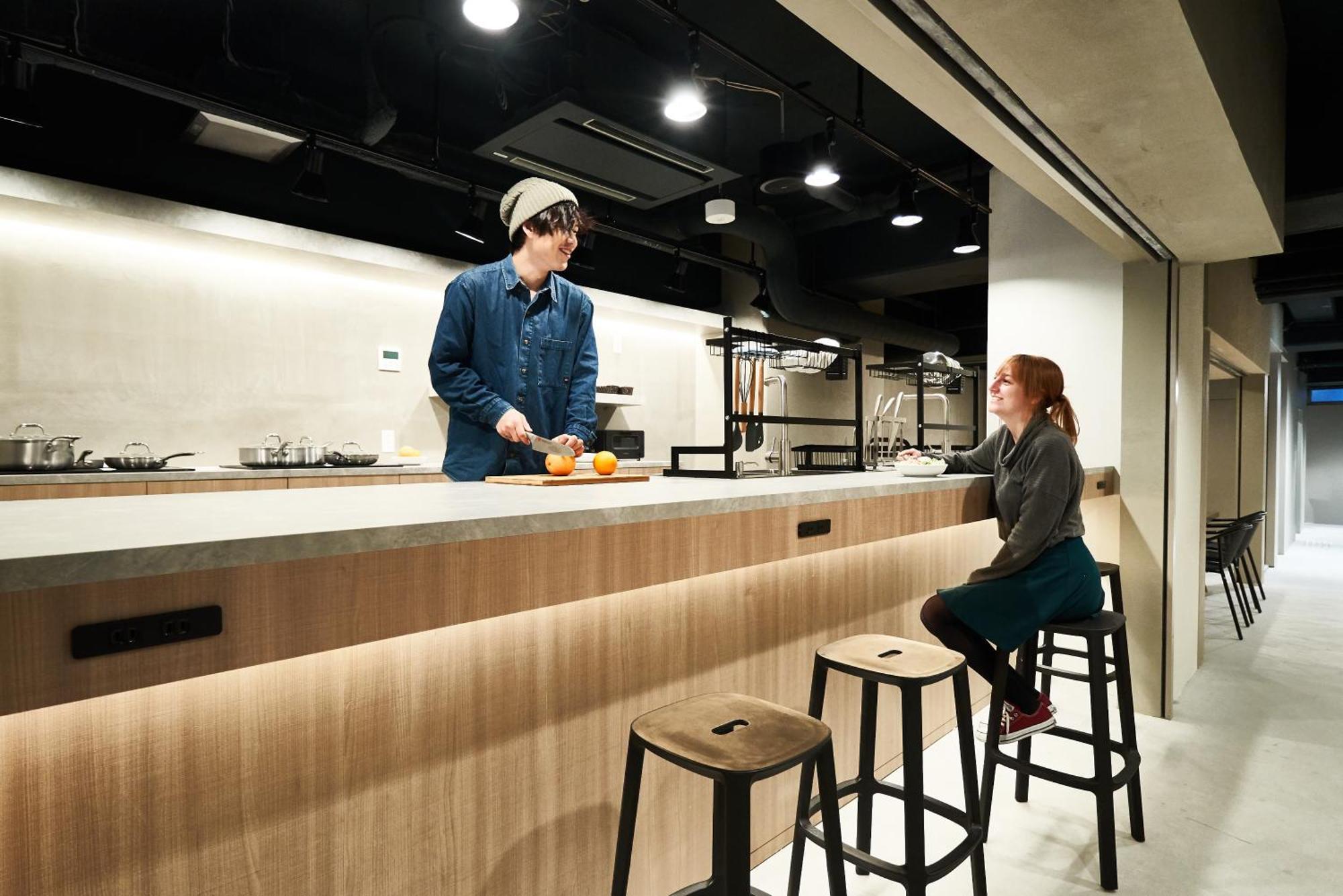 &and Shinsaibashi East Hostel *
