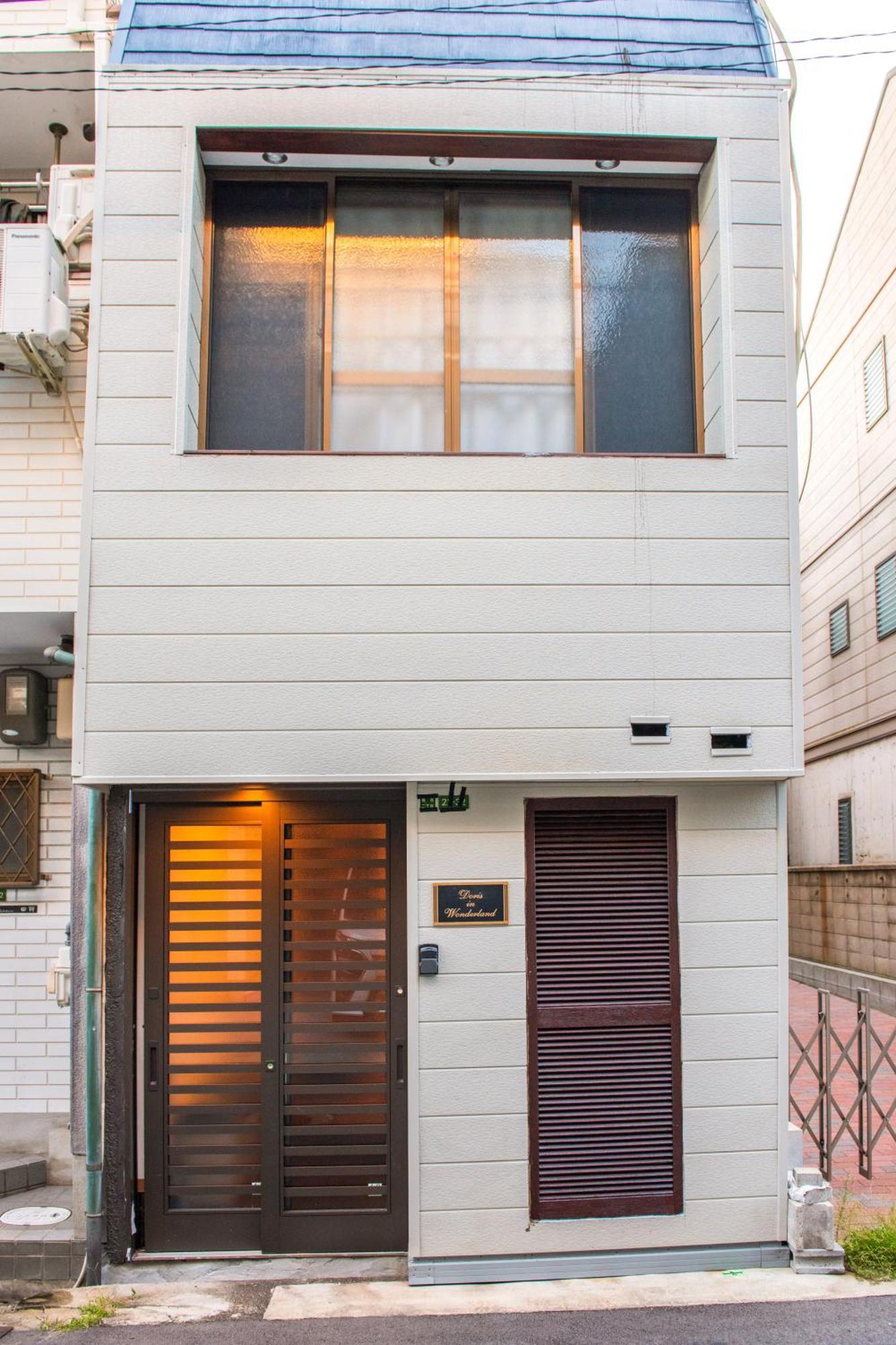 Dris In Wonderland Apartment Osaka