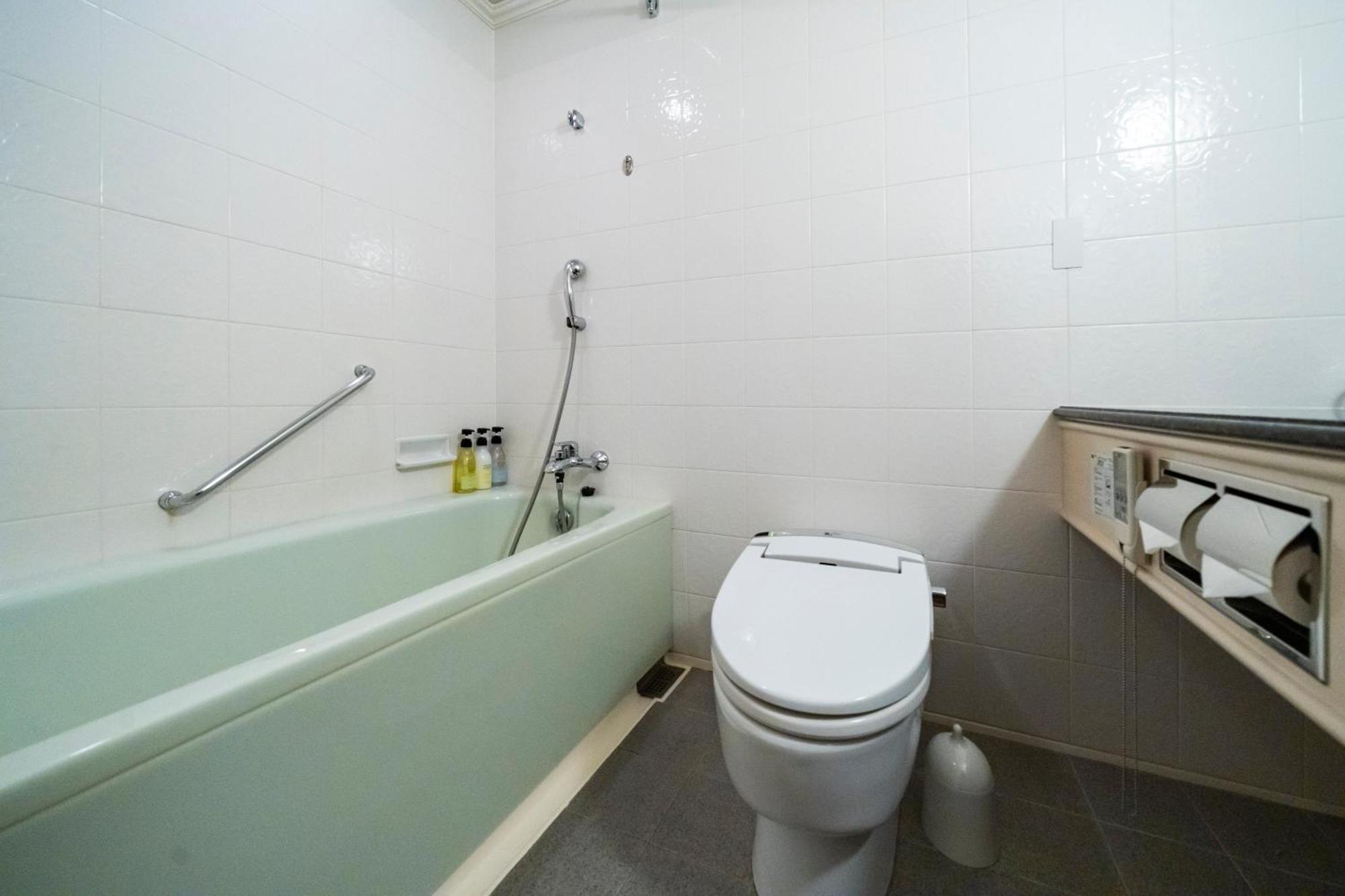 Koko Shinsaibashi Hotel 4*