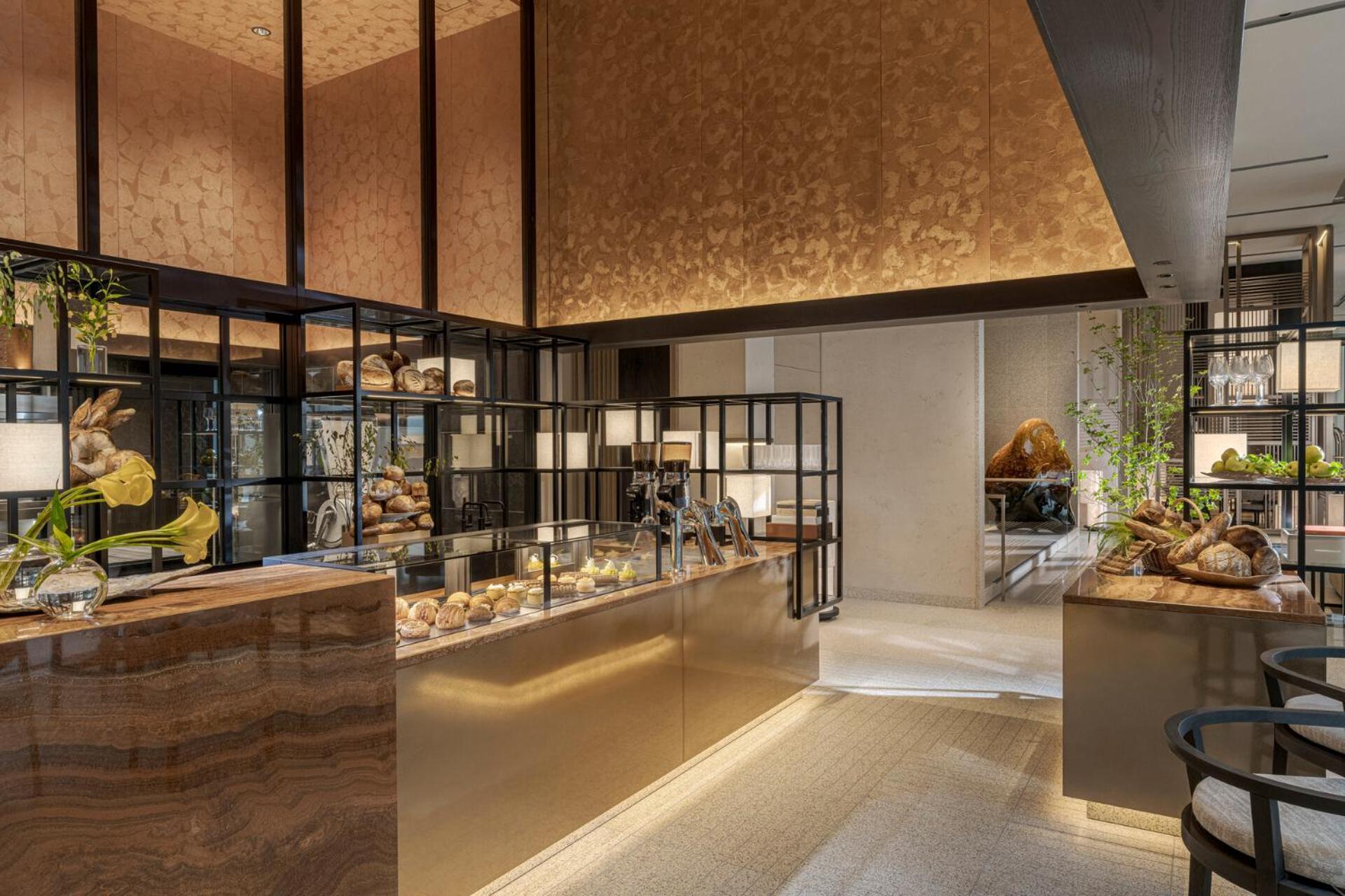 Four Seasons Hotel 5*