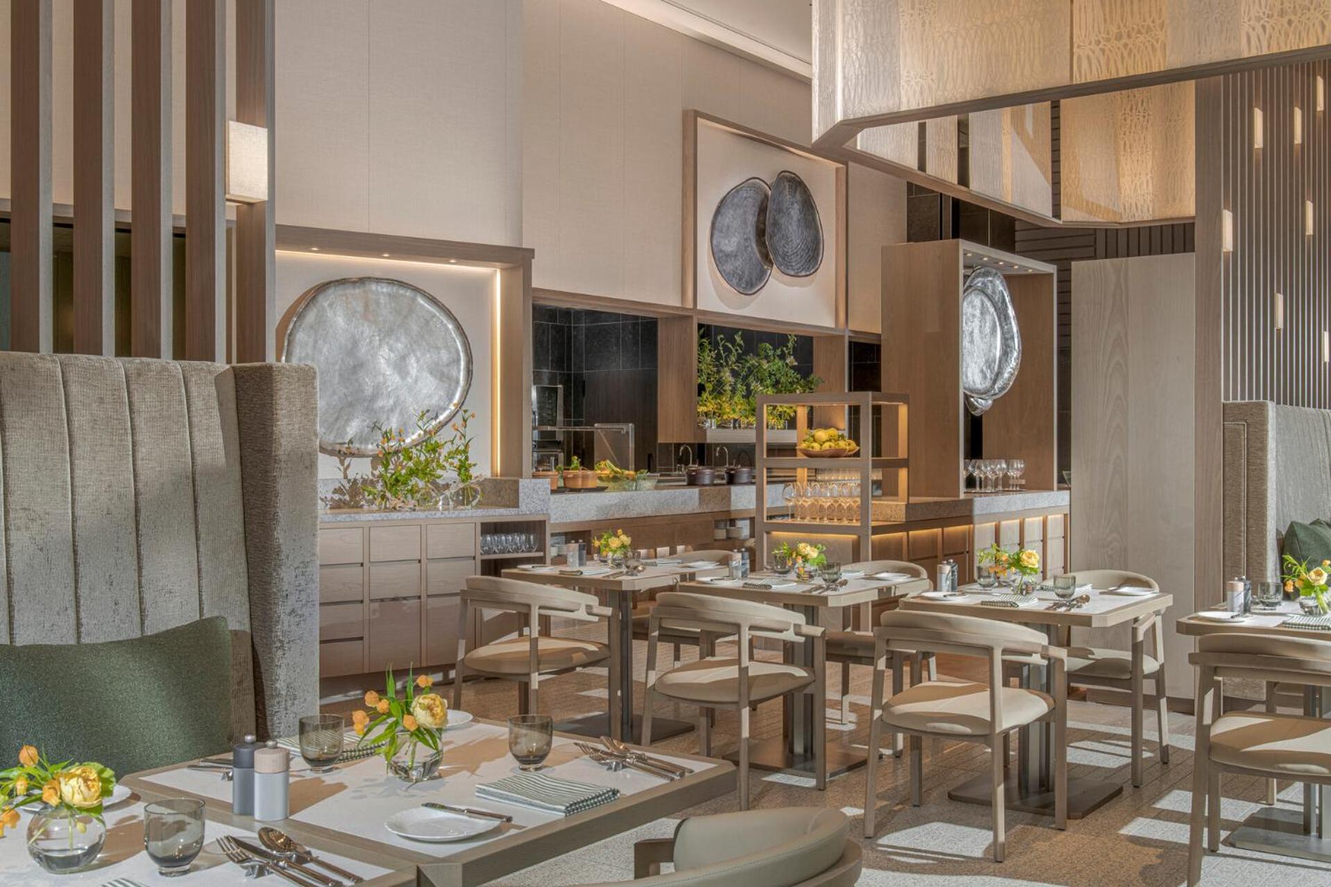Four Seasons Hotel 5*