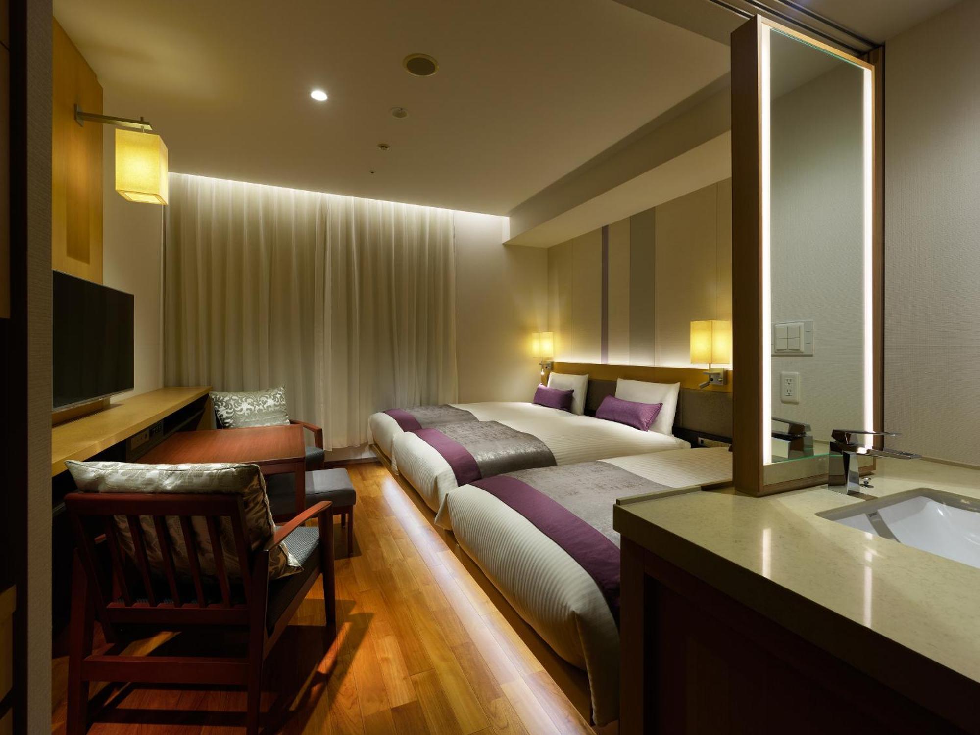 Mitsui Garden Premier Hotel 4*