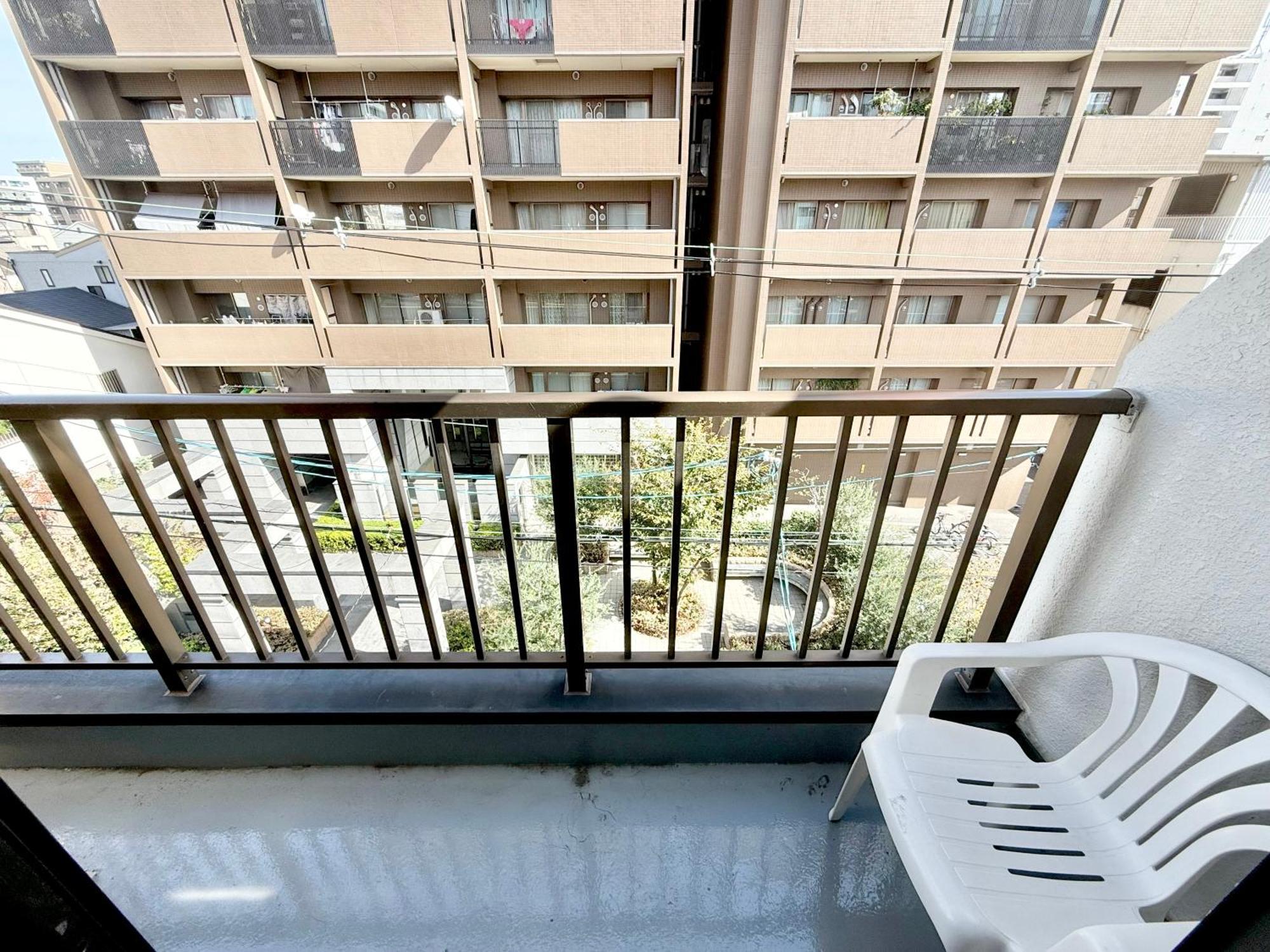 Kansai Guesthouse: Convenient Tsuruhashi Near Namba And Universal Apartamento