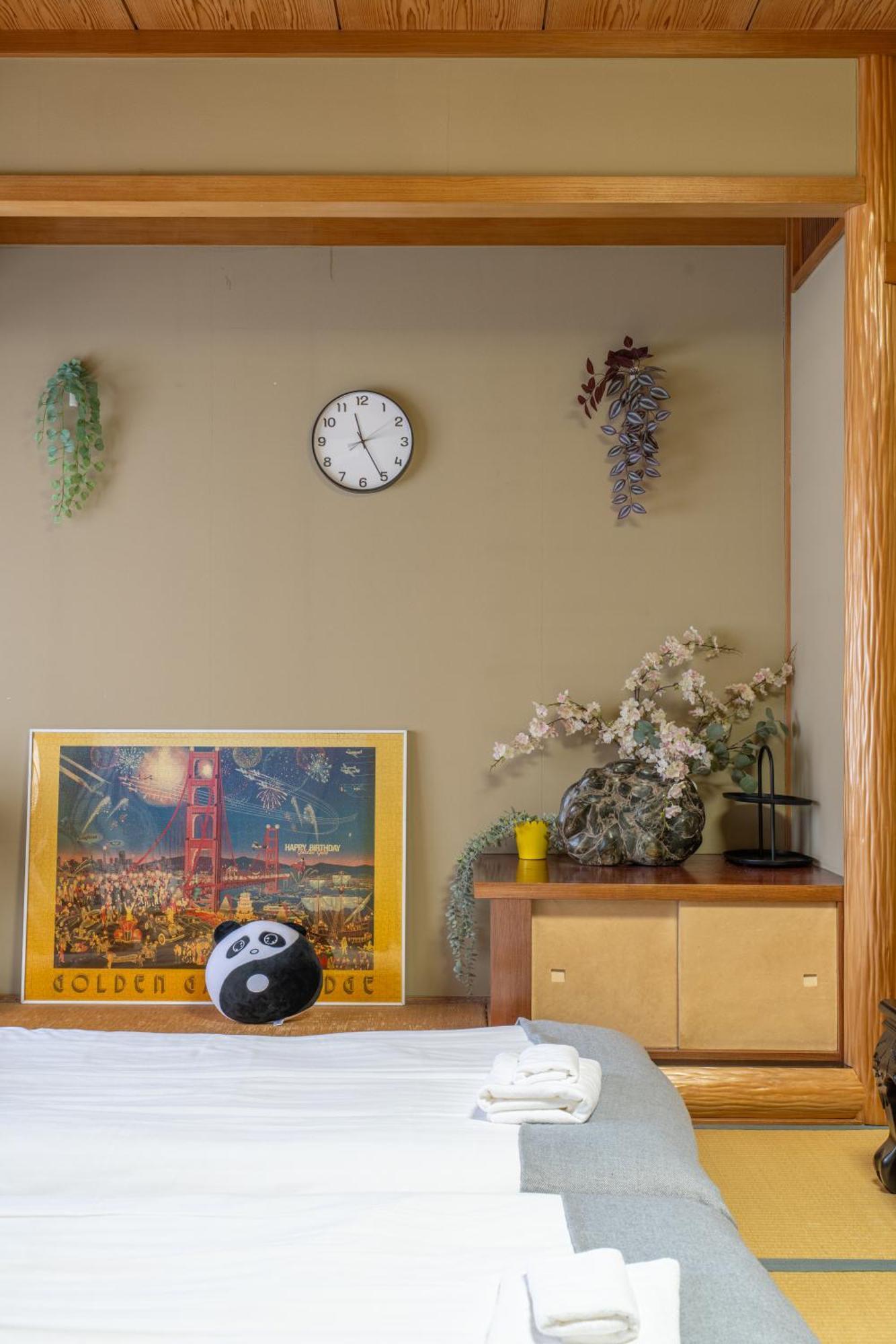 Aparthotel 天满桥 #有电梯 #步行大阪城 #赏樱花必打卡点 #直达梅田 京都 #多浴室多厕所非常适合家庭客人入住 #免费wifi Osaka