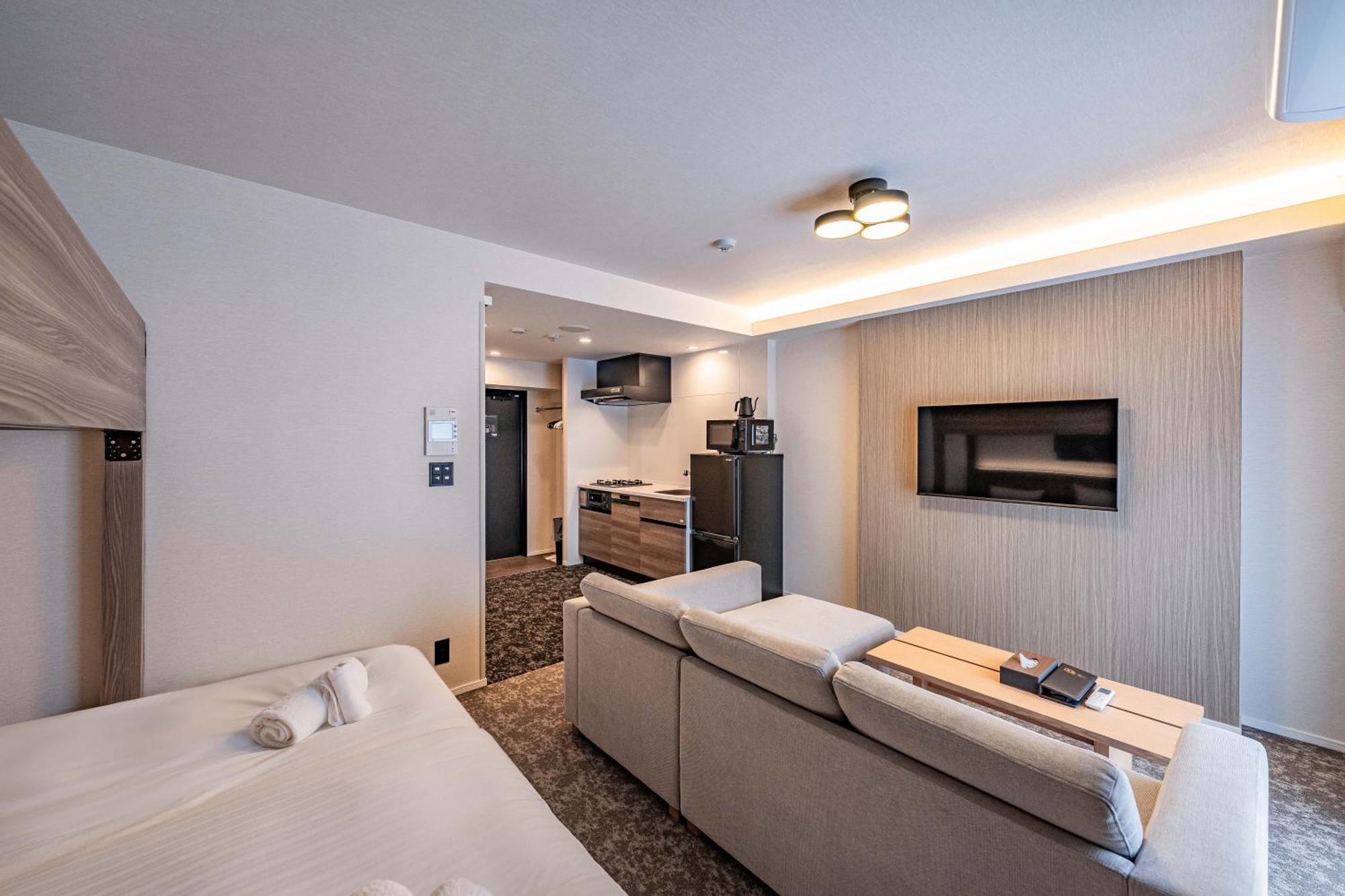 11 Shinsekai Apartment *