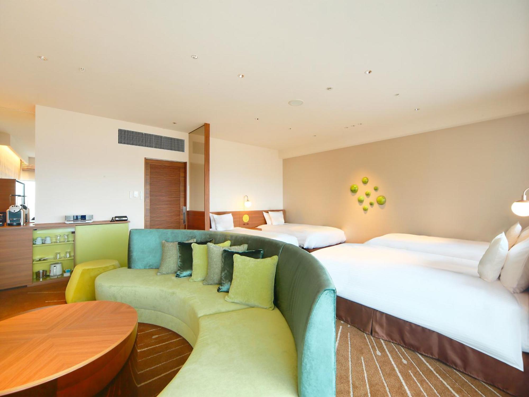 Universal Port Hotel