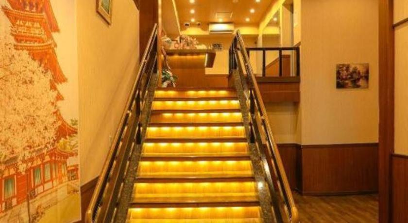 Naniwa Shinsekaimae Hotel 3*