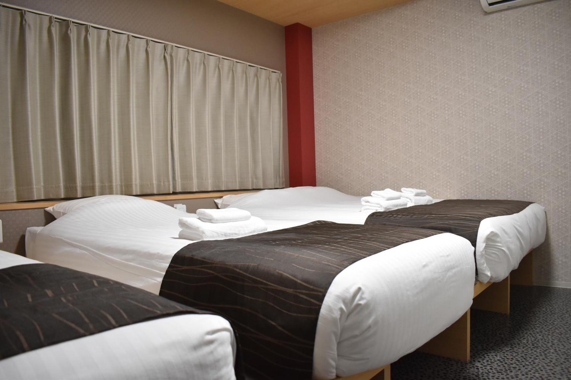 Shinsaibashi House 3*