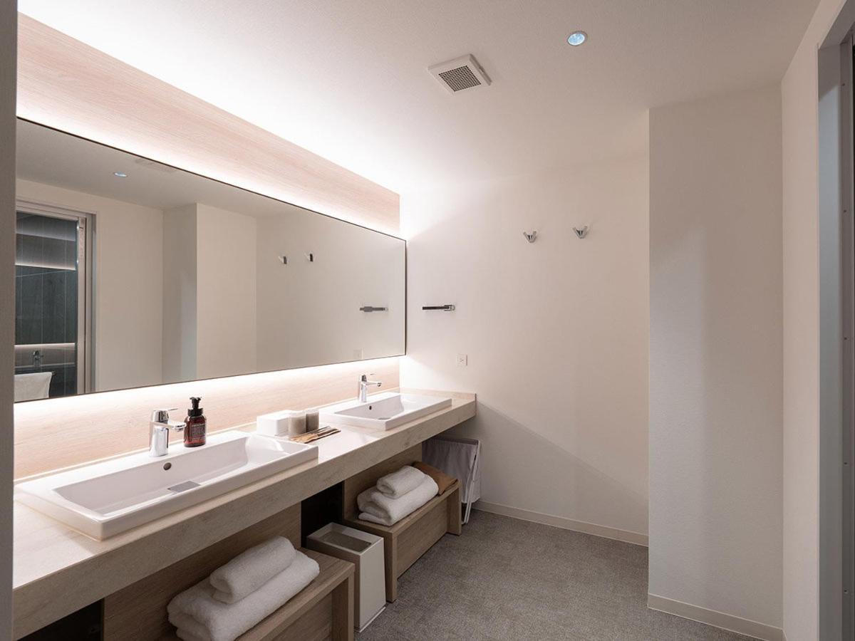 Hotel The Leben 4*