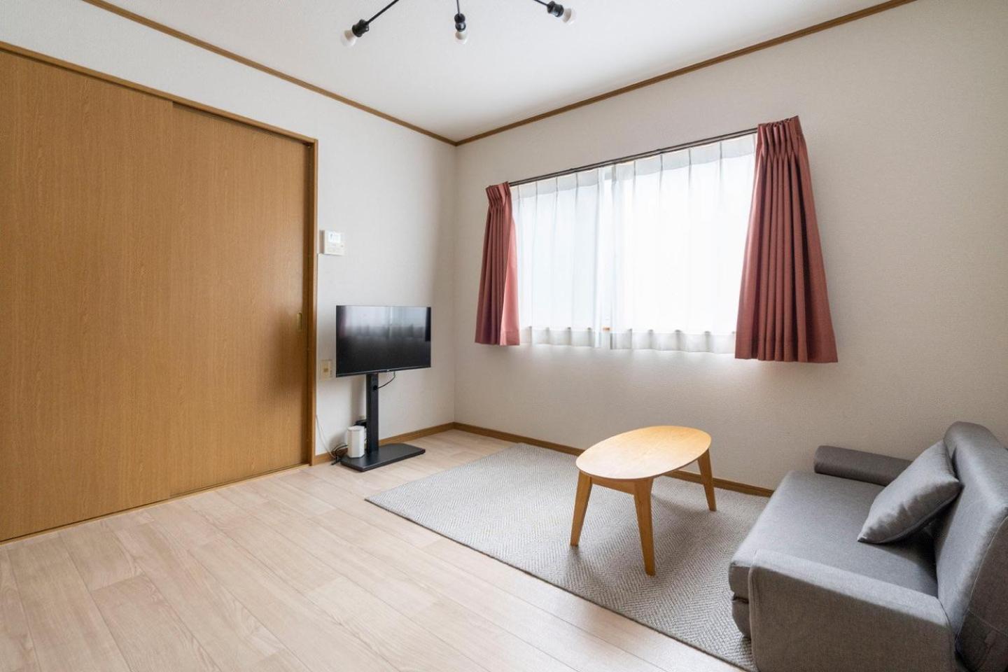 Apartment House Honkan *